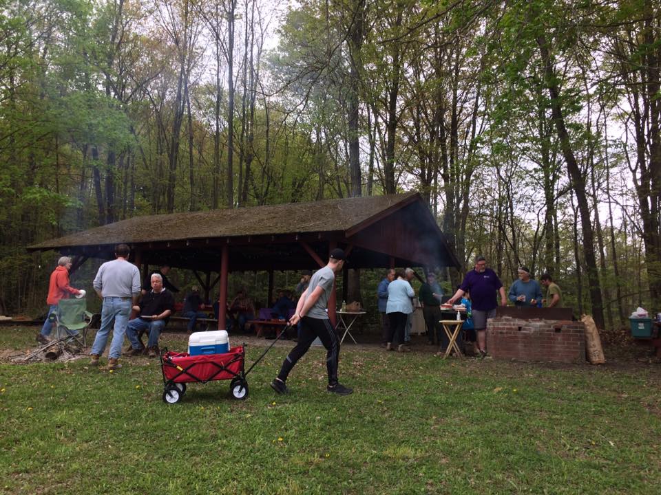After our spring work day we refresh through food and beverages.