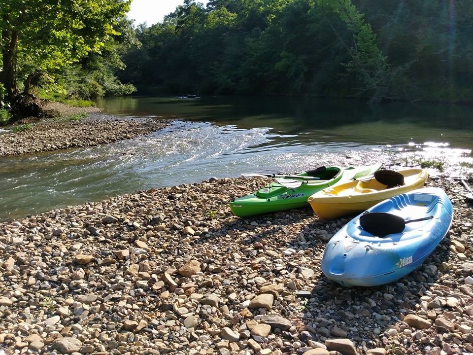 Kayaks are available for guests to enjoy for free.