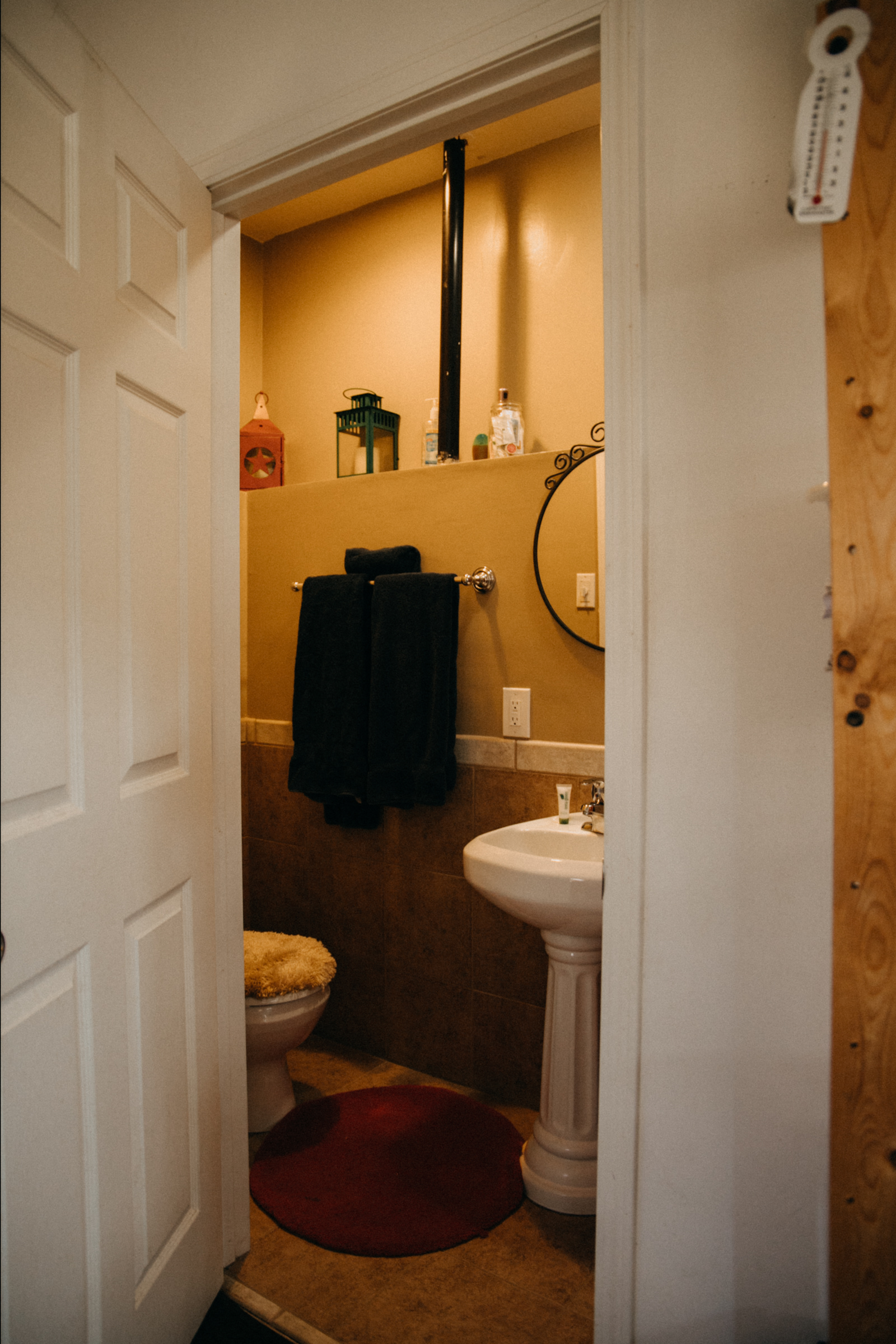 Full bathroom, awesome perk! 