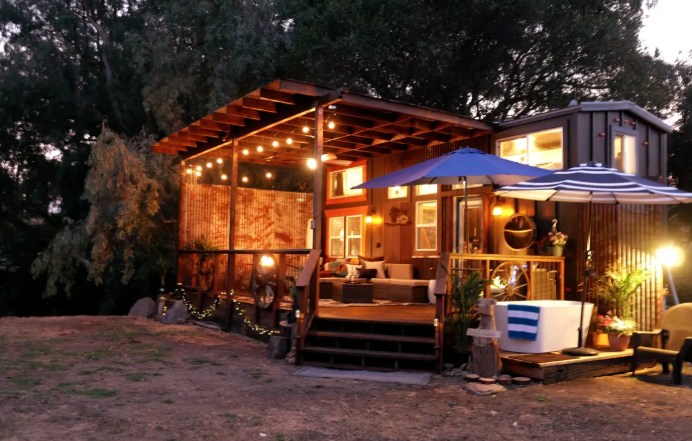 Tiny House on Wheels! Just like the ones you see on TV/Instagram!
