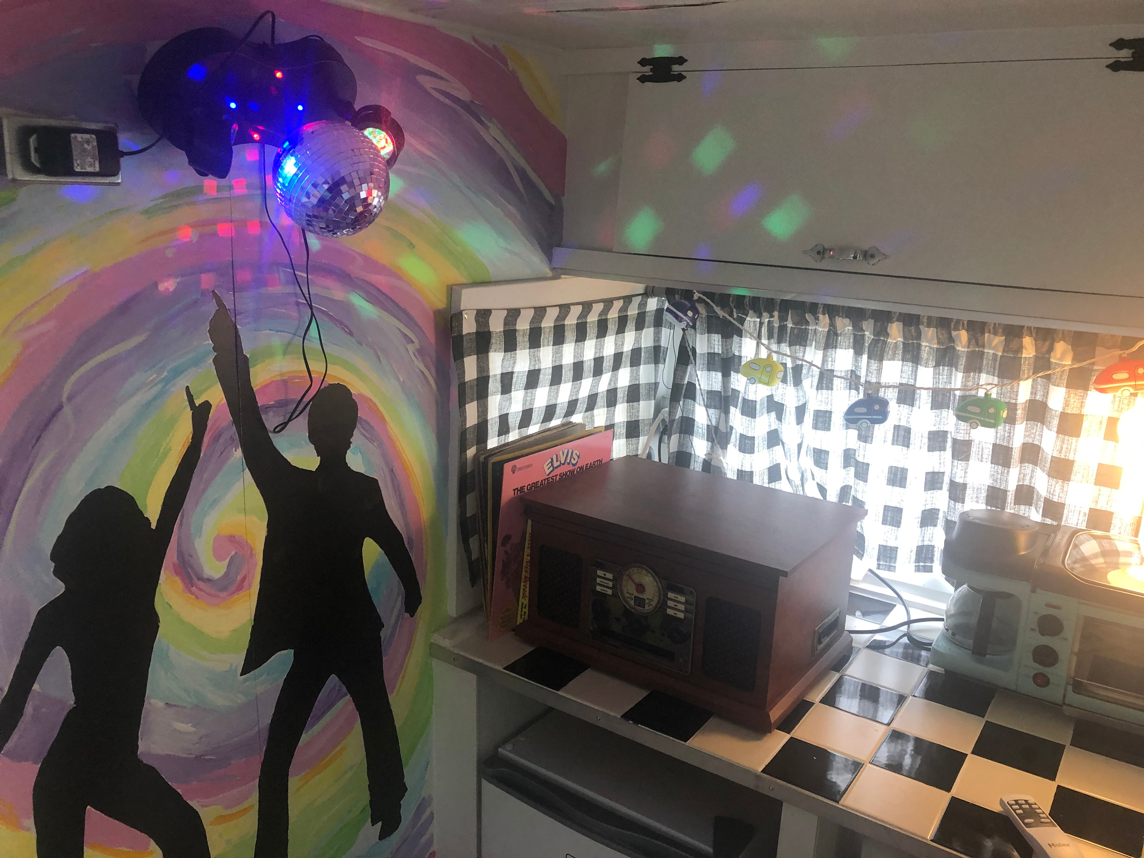 Disco Daze 70s entertainment system