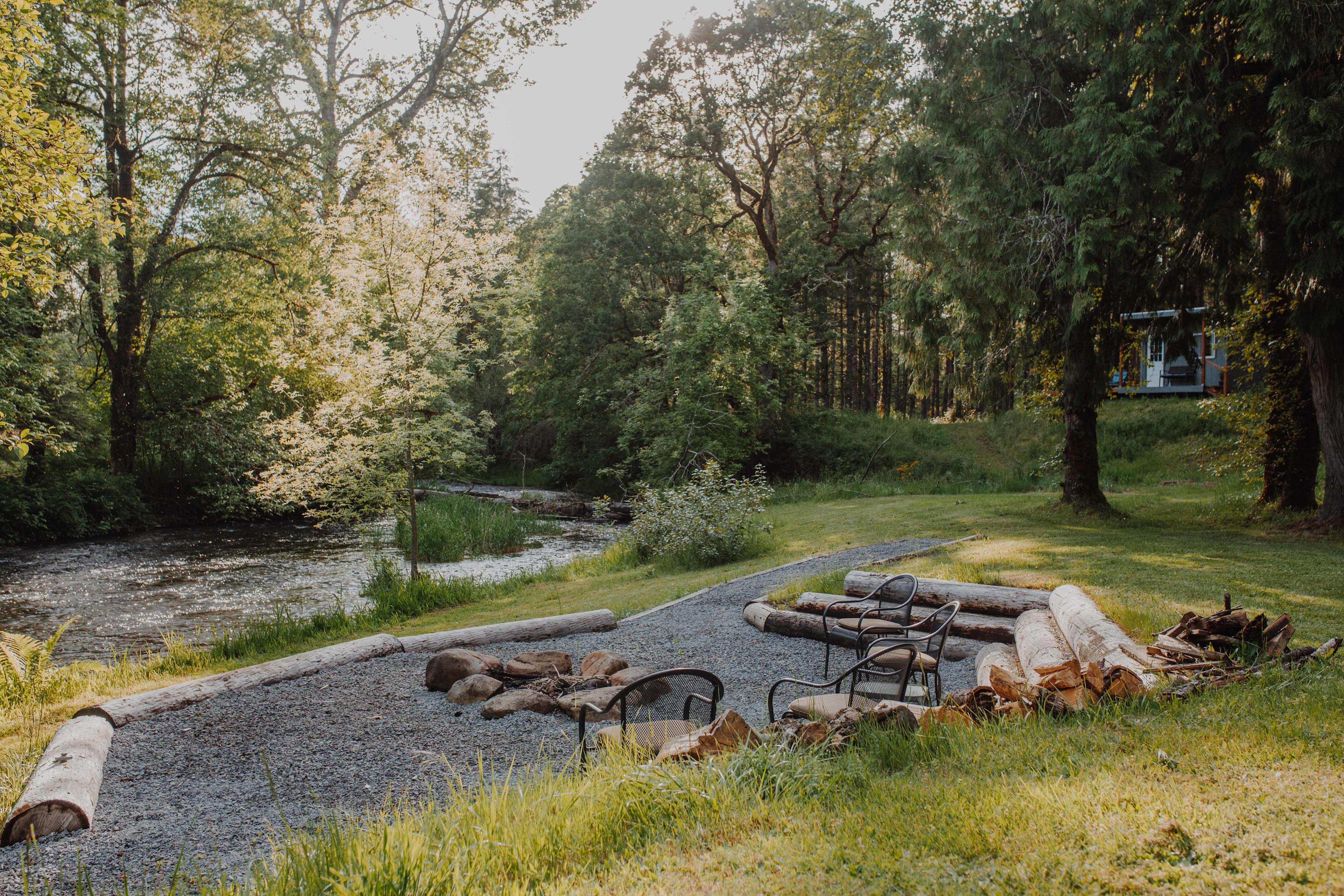 Full firepit set up, wood was provided. 