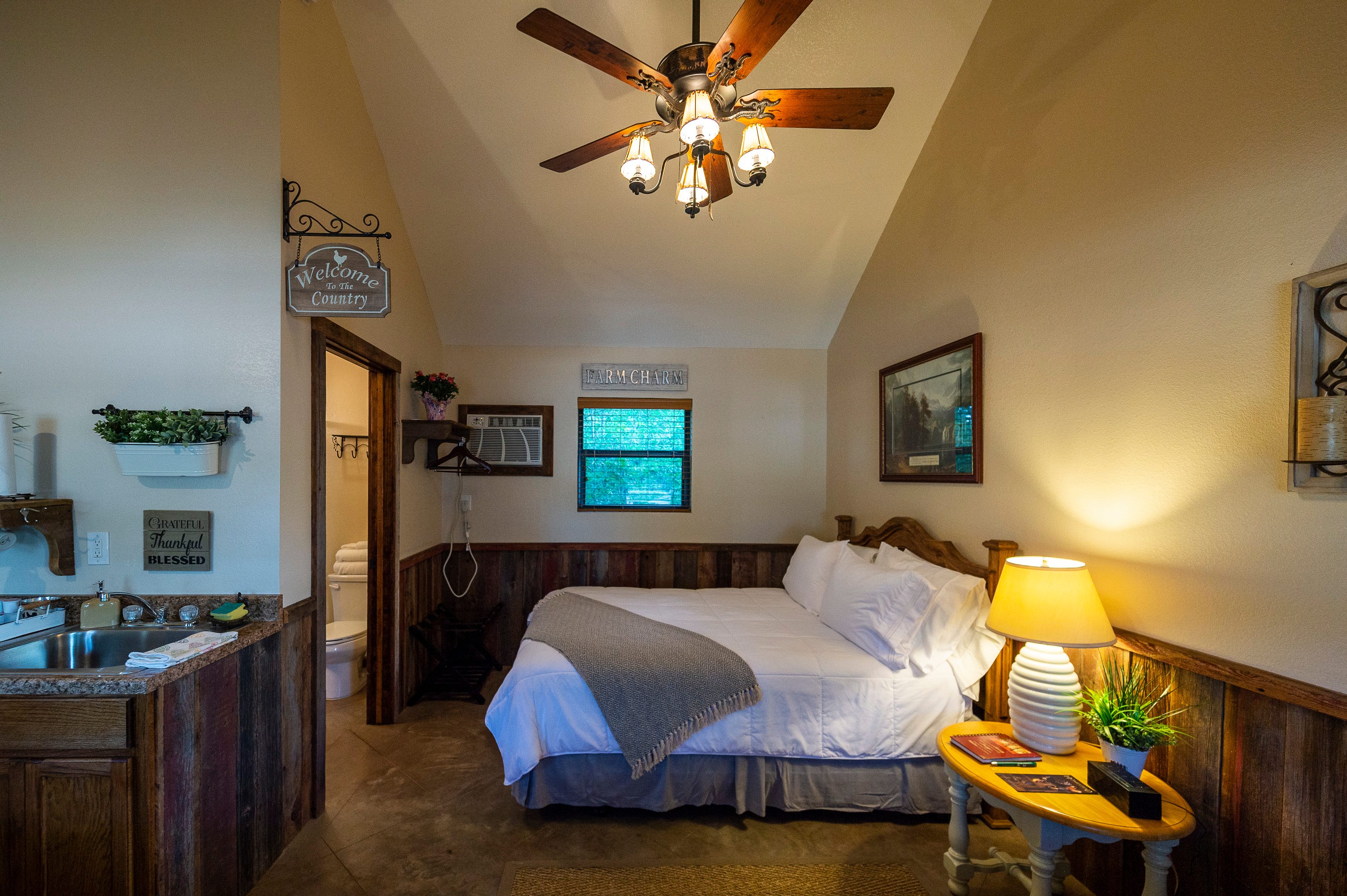Nicole Creek Cabins and RV Park