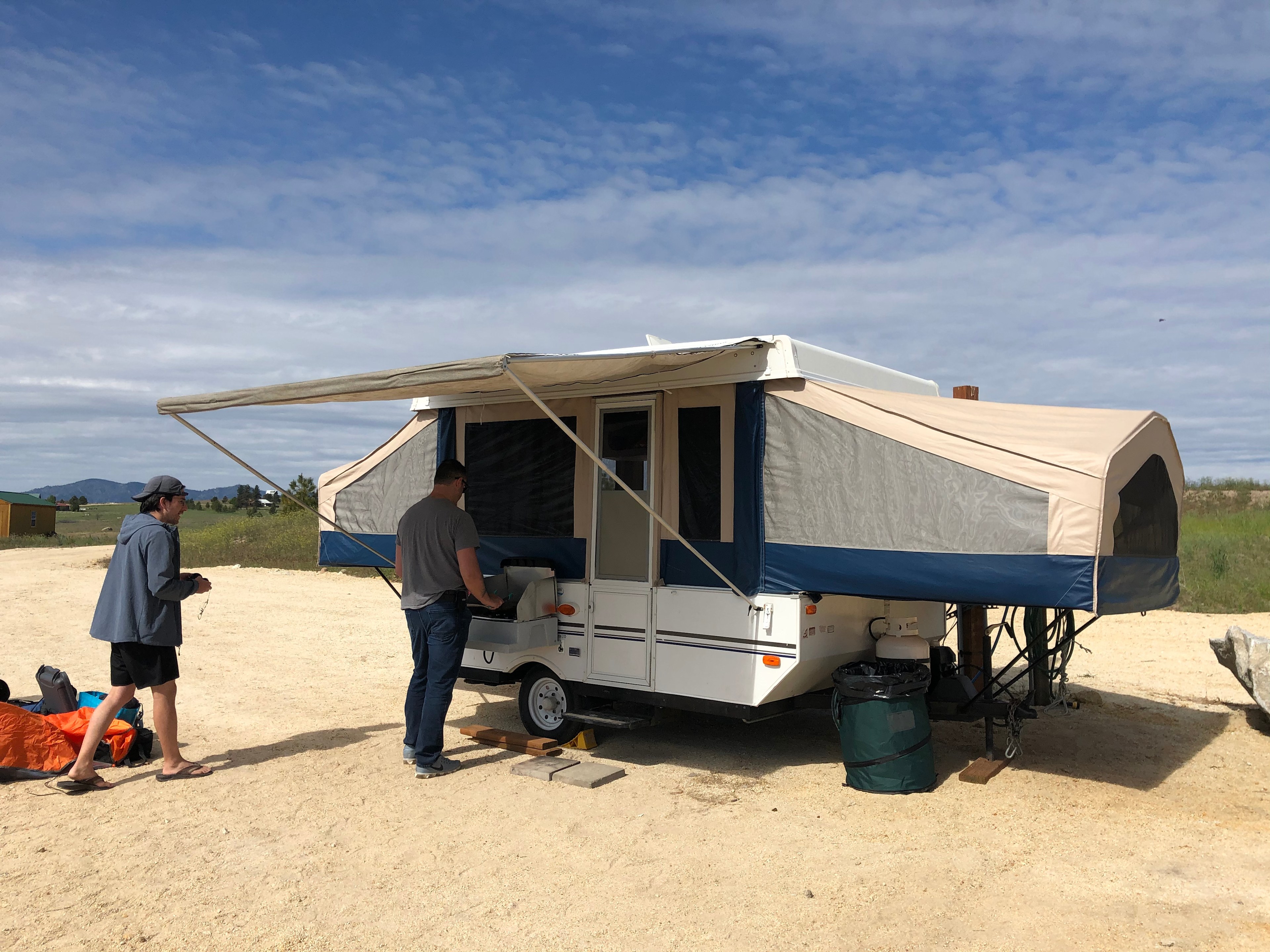 The hookups were so great. So much space to position yourself freely if you don’t need them!