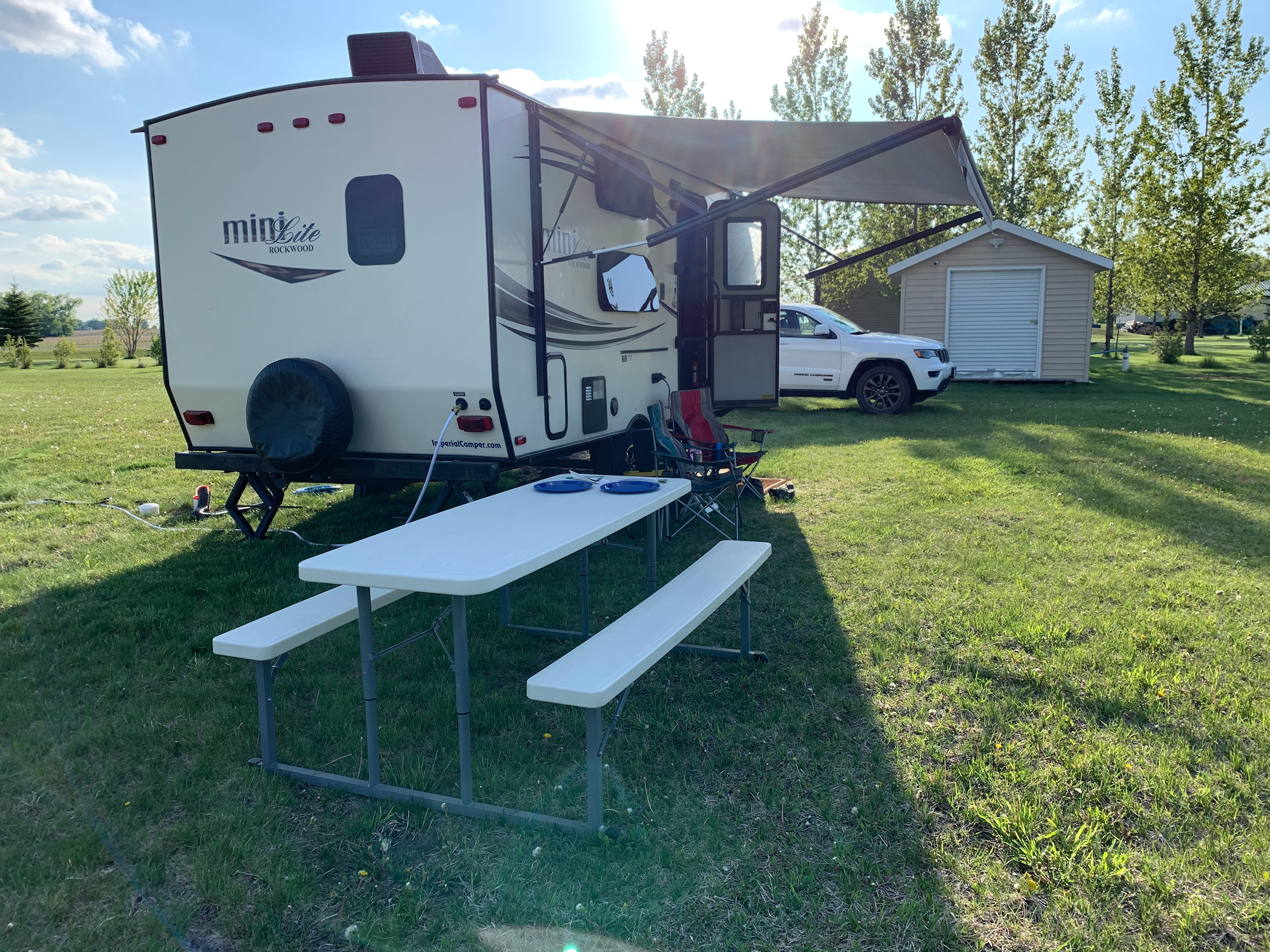 Lower Elk Lake - Full RV Hookup