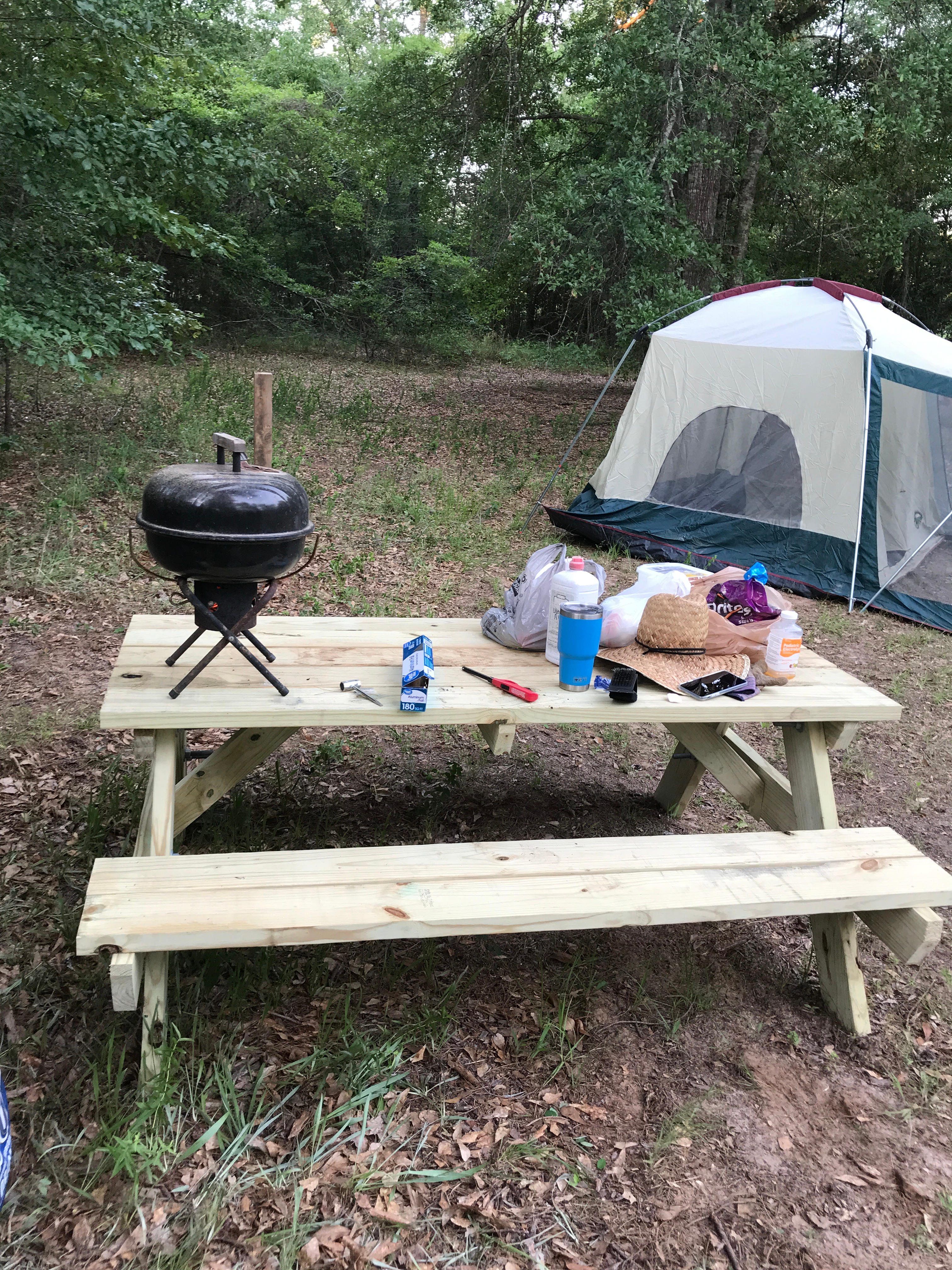 (4) 6' sharable picnic tables for your conveince!