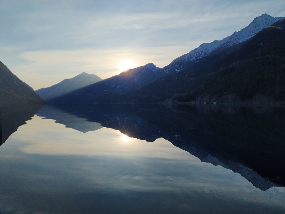 Sunset scene from the lake