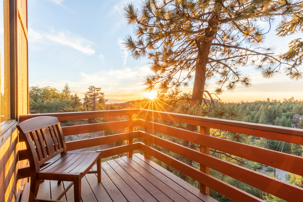 "Beautiful cabin! The place was very big and clean. The cabin had all the essentials and the views were amazing." - Andy, Sep 202