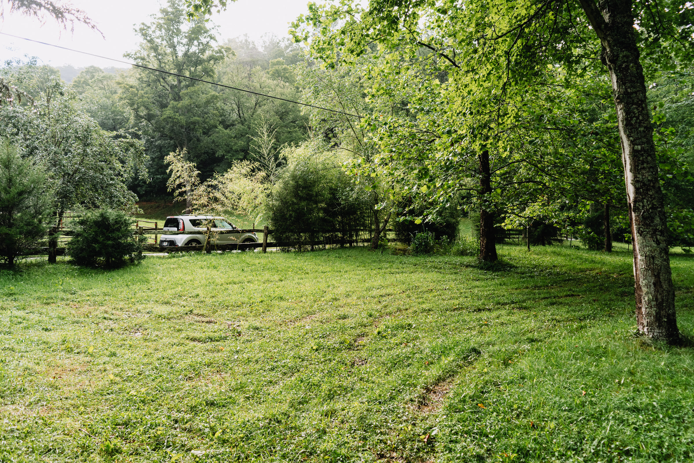 Another flat spot, and potentential camp site. As a bonus, easy parking.