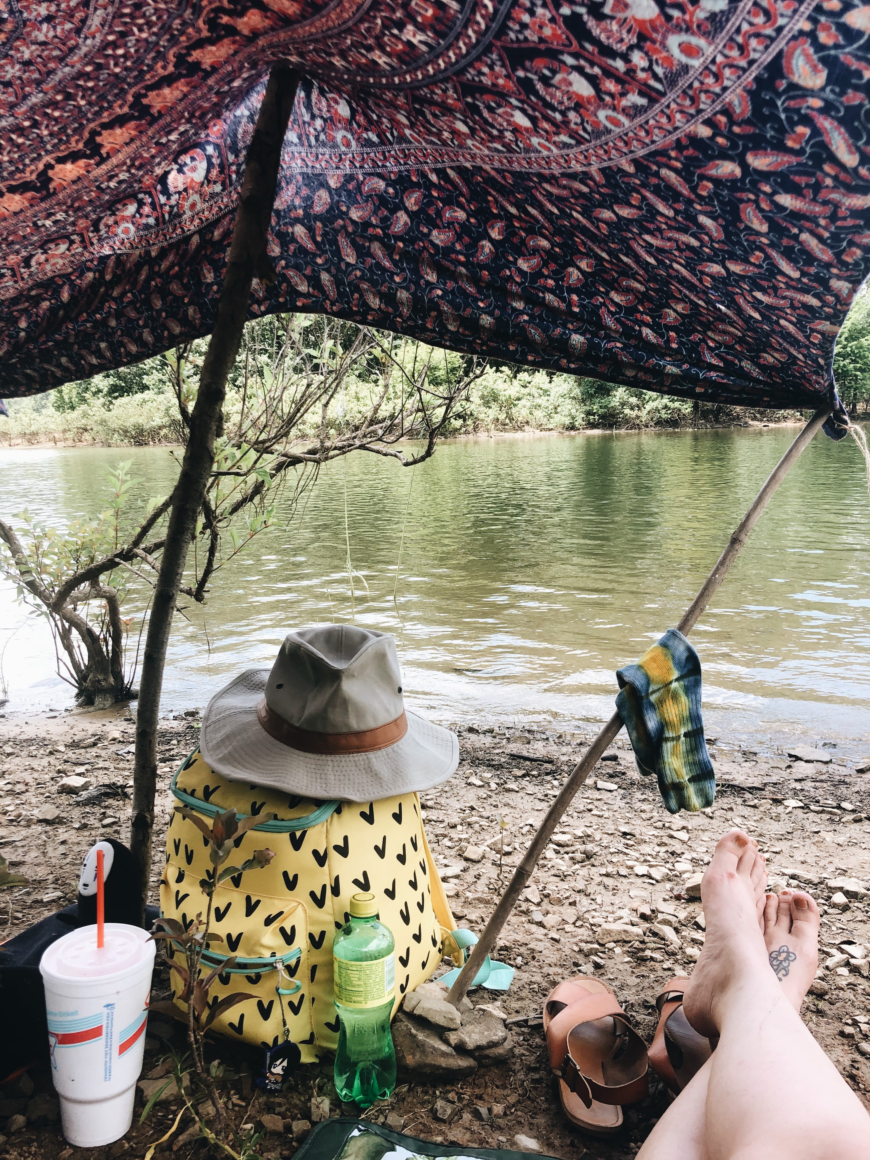 Not much shade cover on Kitty Cove, so we ended up makeshifting our own. Quaint little spot to hang out and cat nap.
