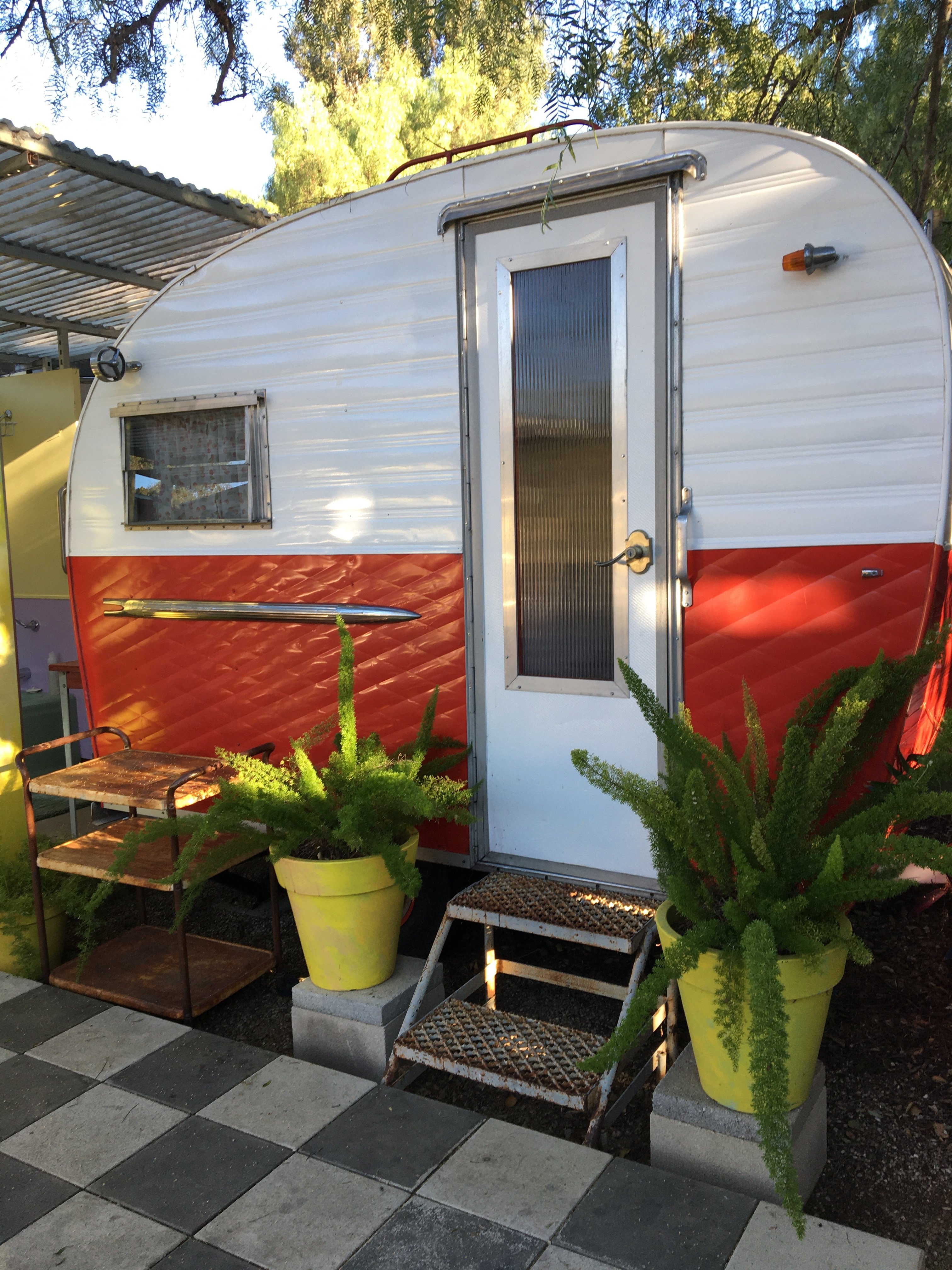 THE RAINBOW STUDIO