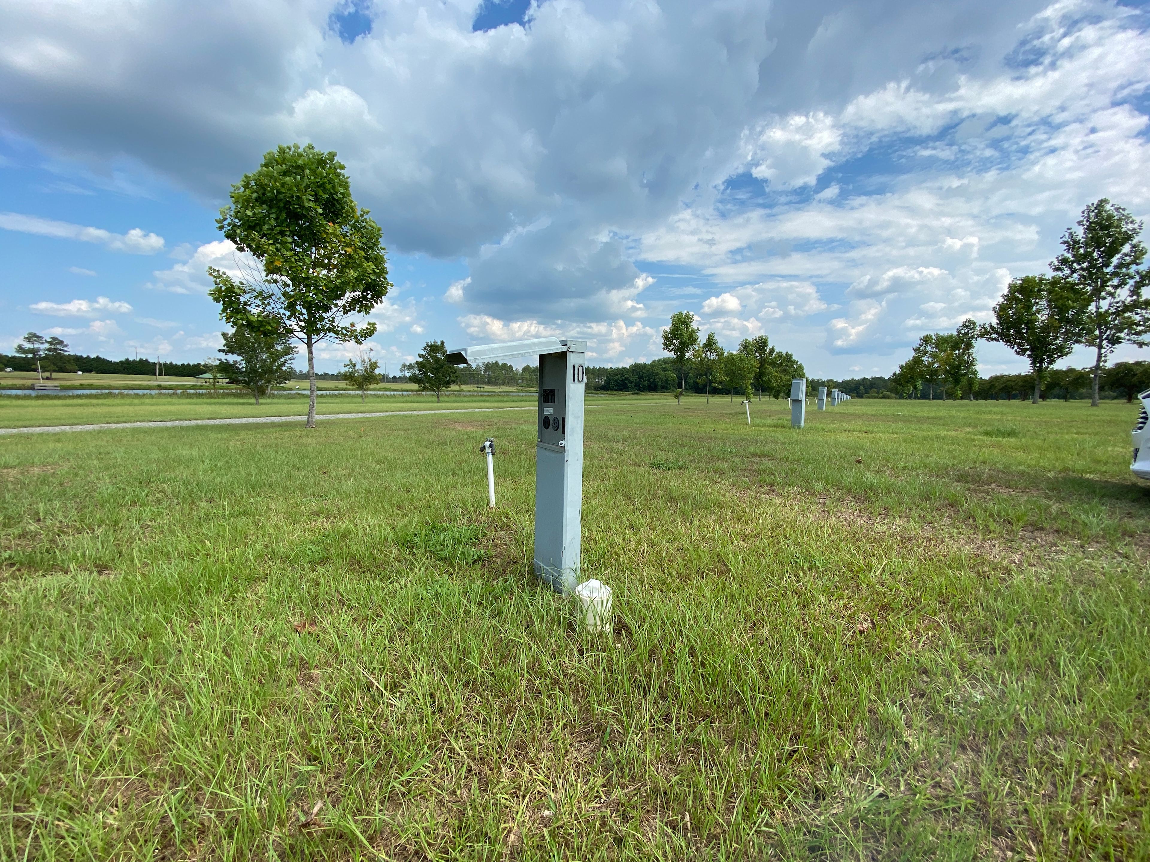 Full Service pull thru hook up.