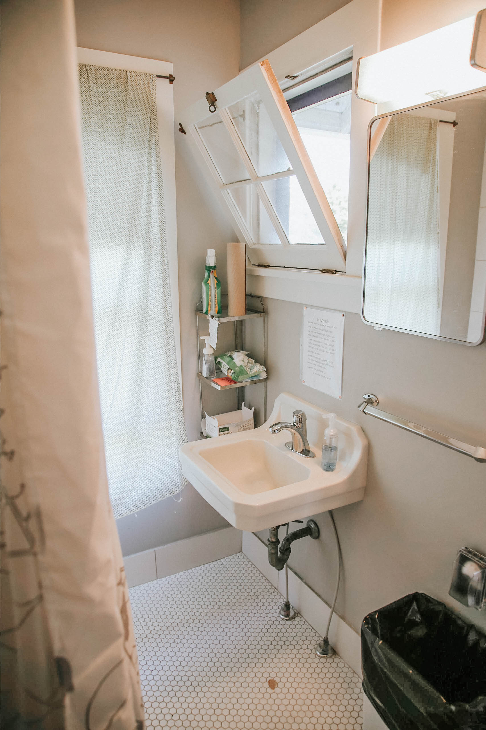 Our hosts were updated on all COVID19 safety precautions. 