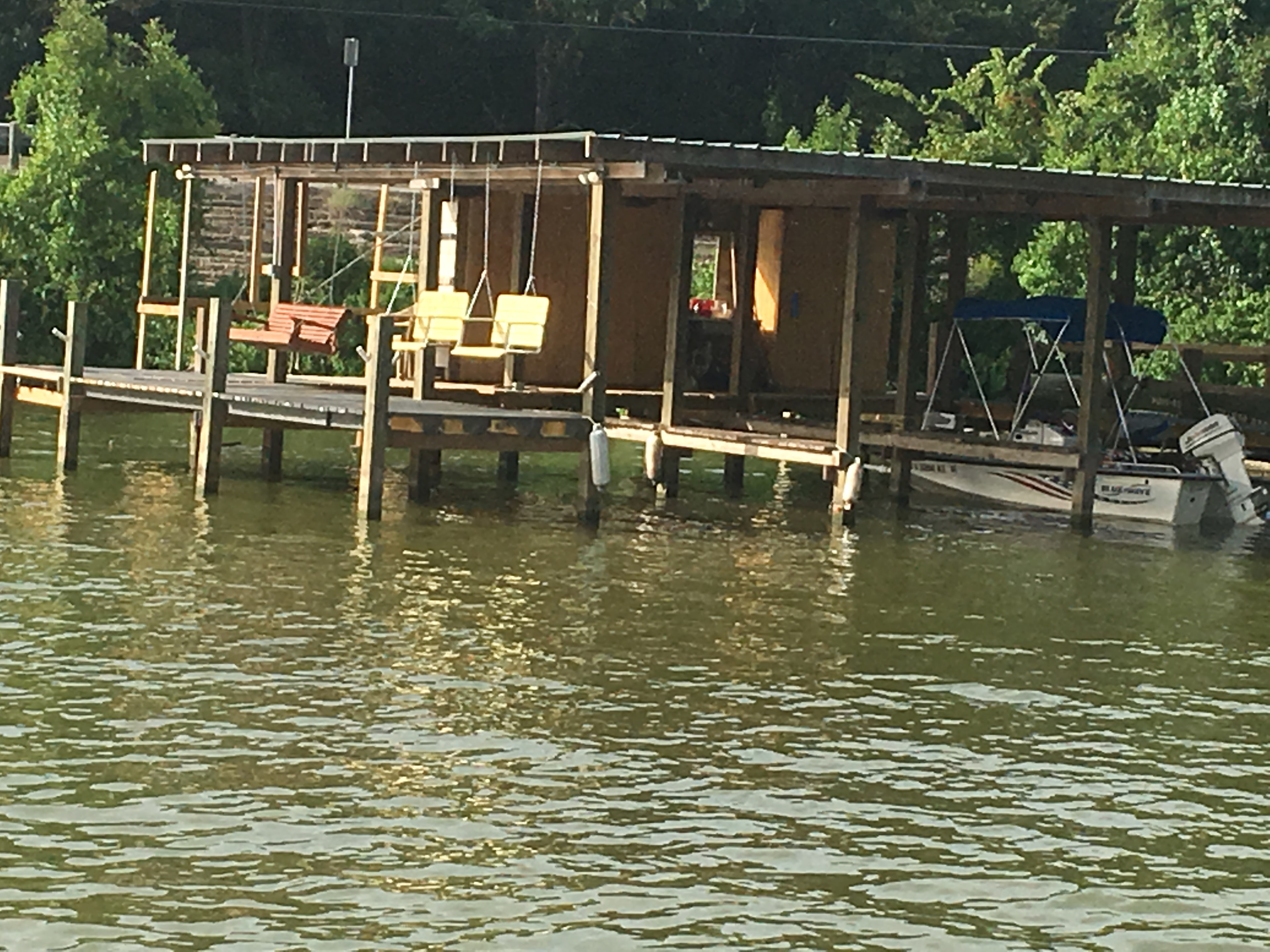 B&R Lakeside Cabins & RVs