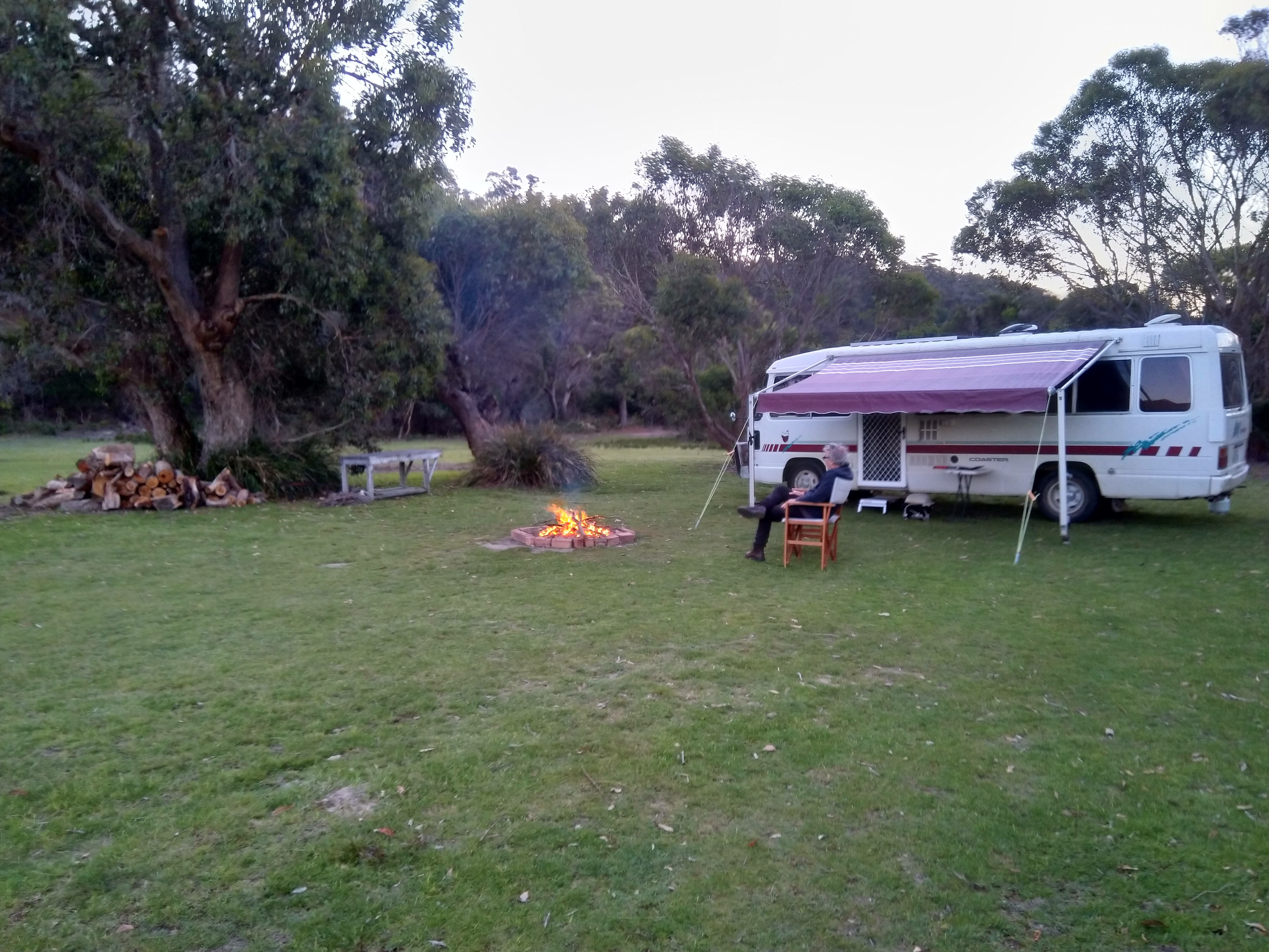 A night in front of the fire...not a sound except for the black cockatoos overhead.