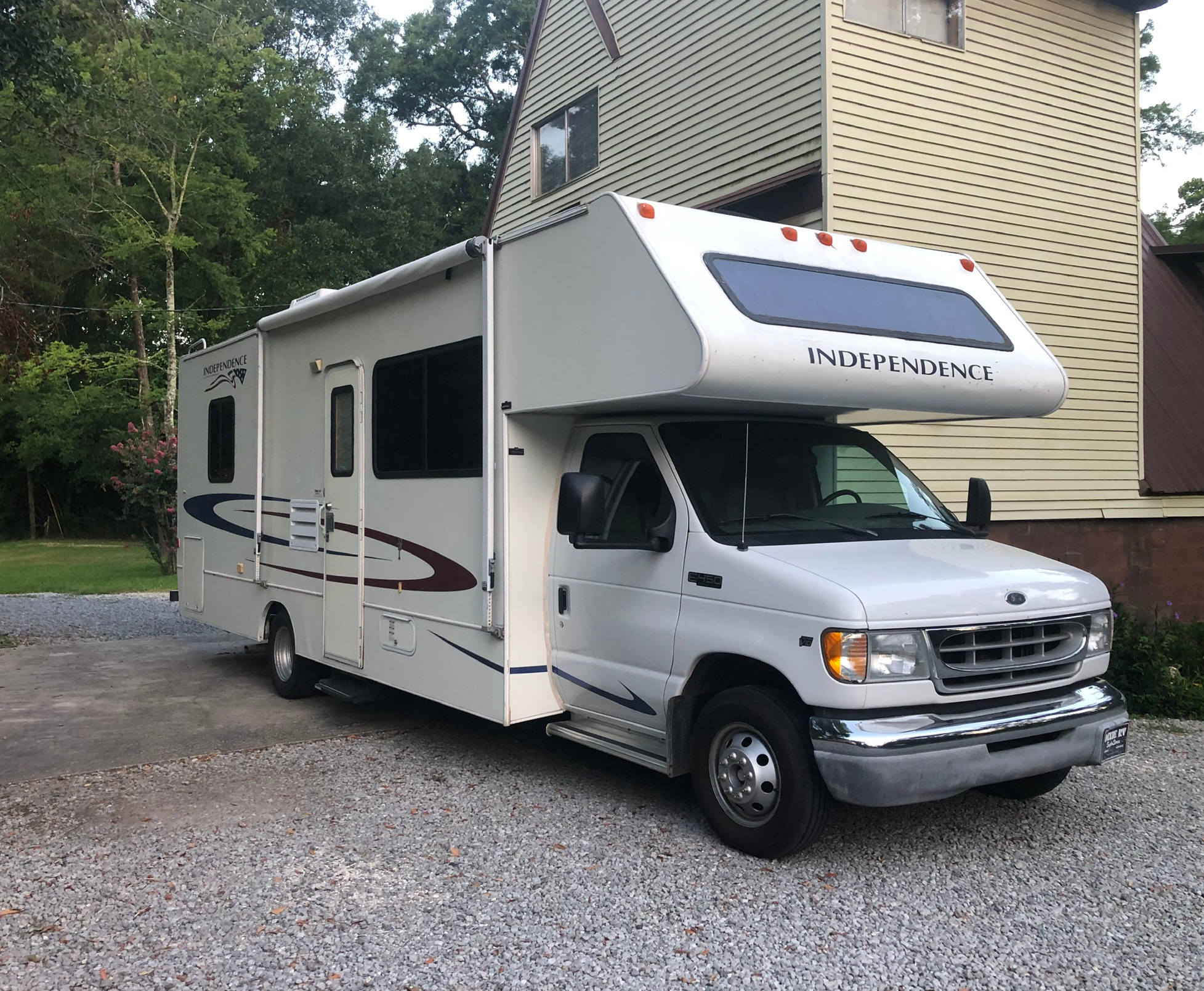 Site can accommodate RV’s up to 30 feet long