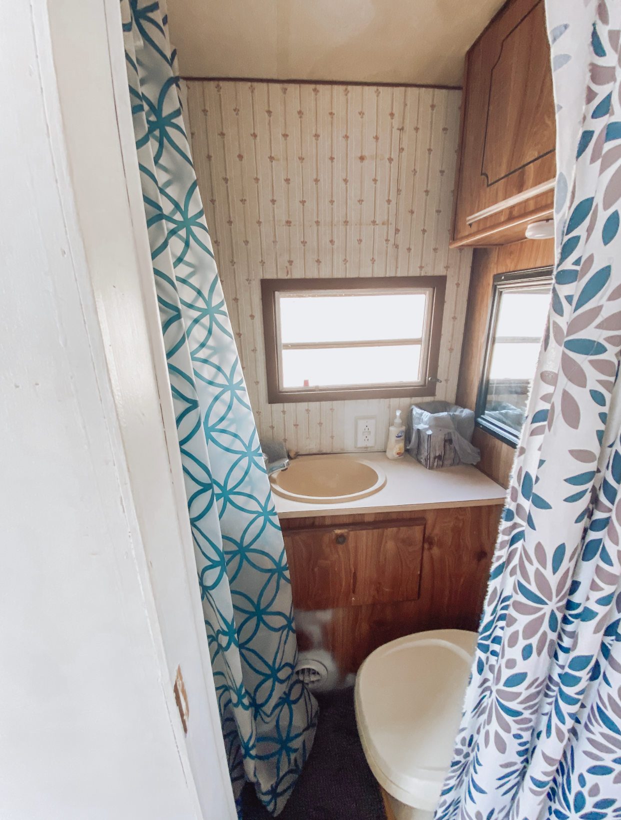 Smaller bathroom in the retro camper but enough space to do what needs to be done 