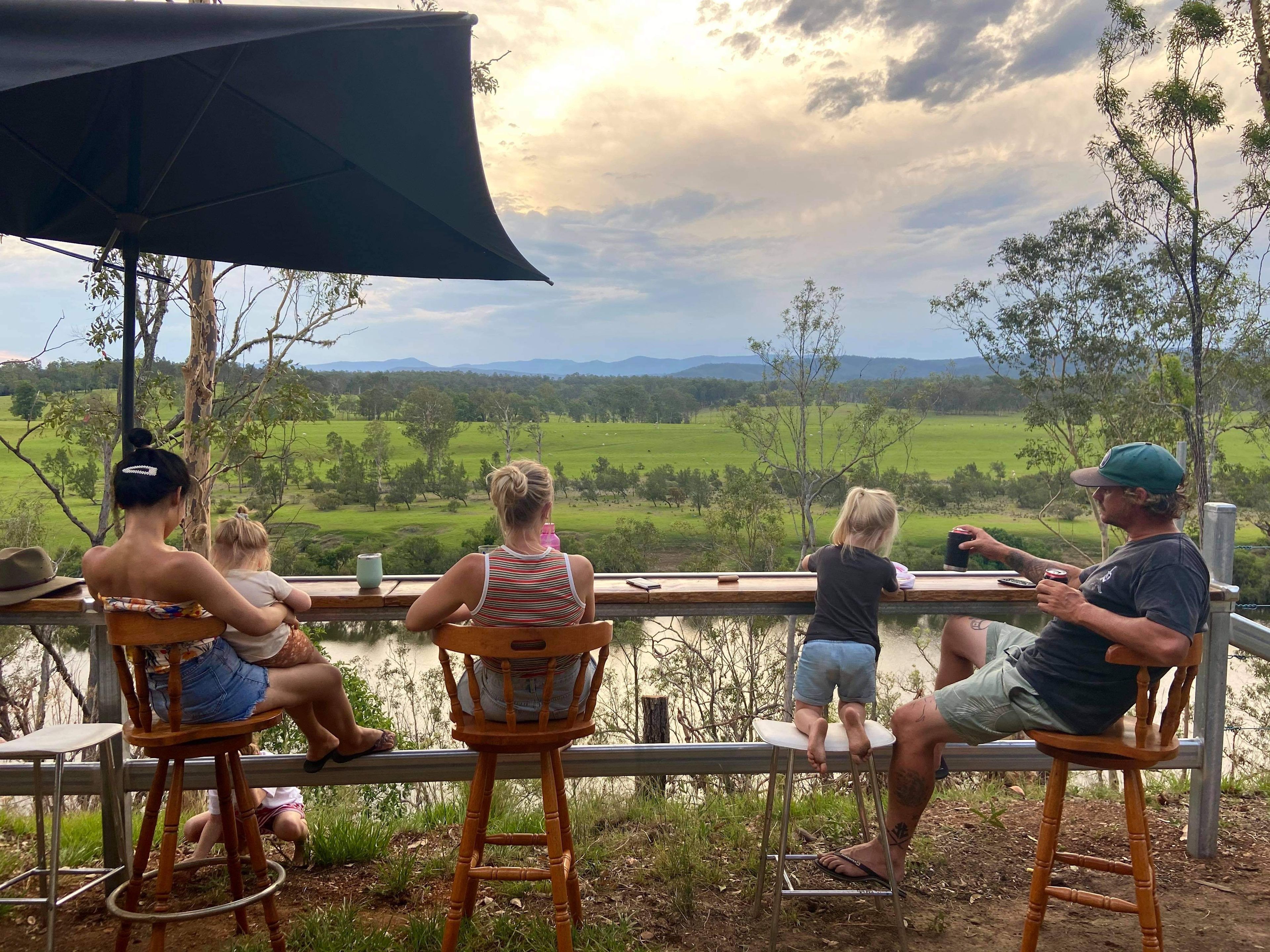 ‘The Hut’ on the Clarence (4WD)