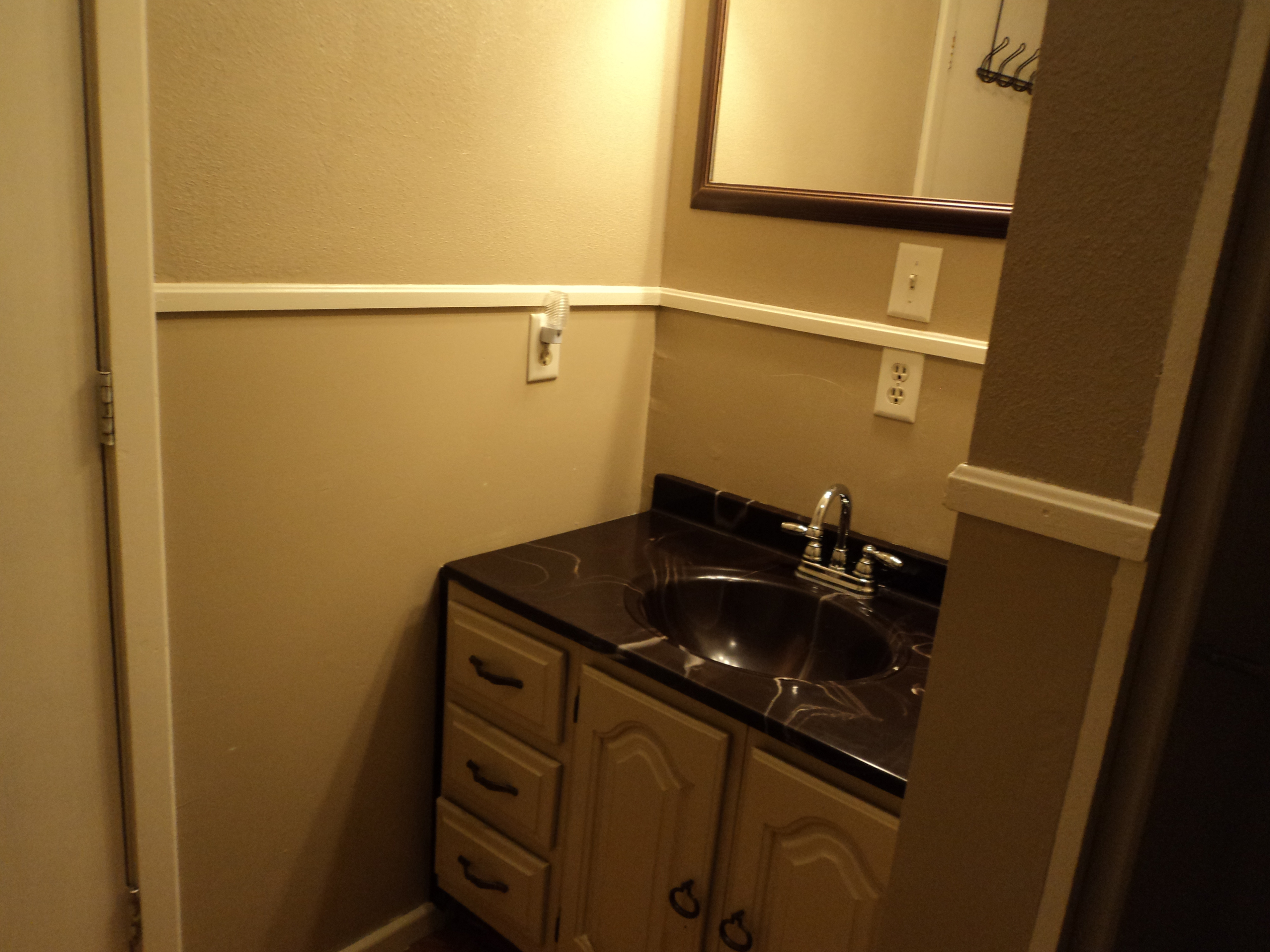 Wrangler's Roost bathroom.