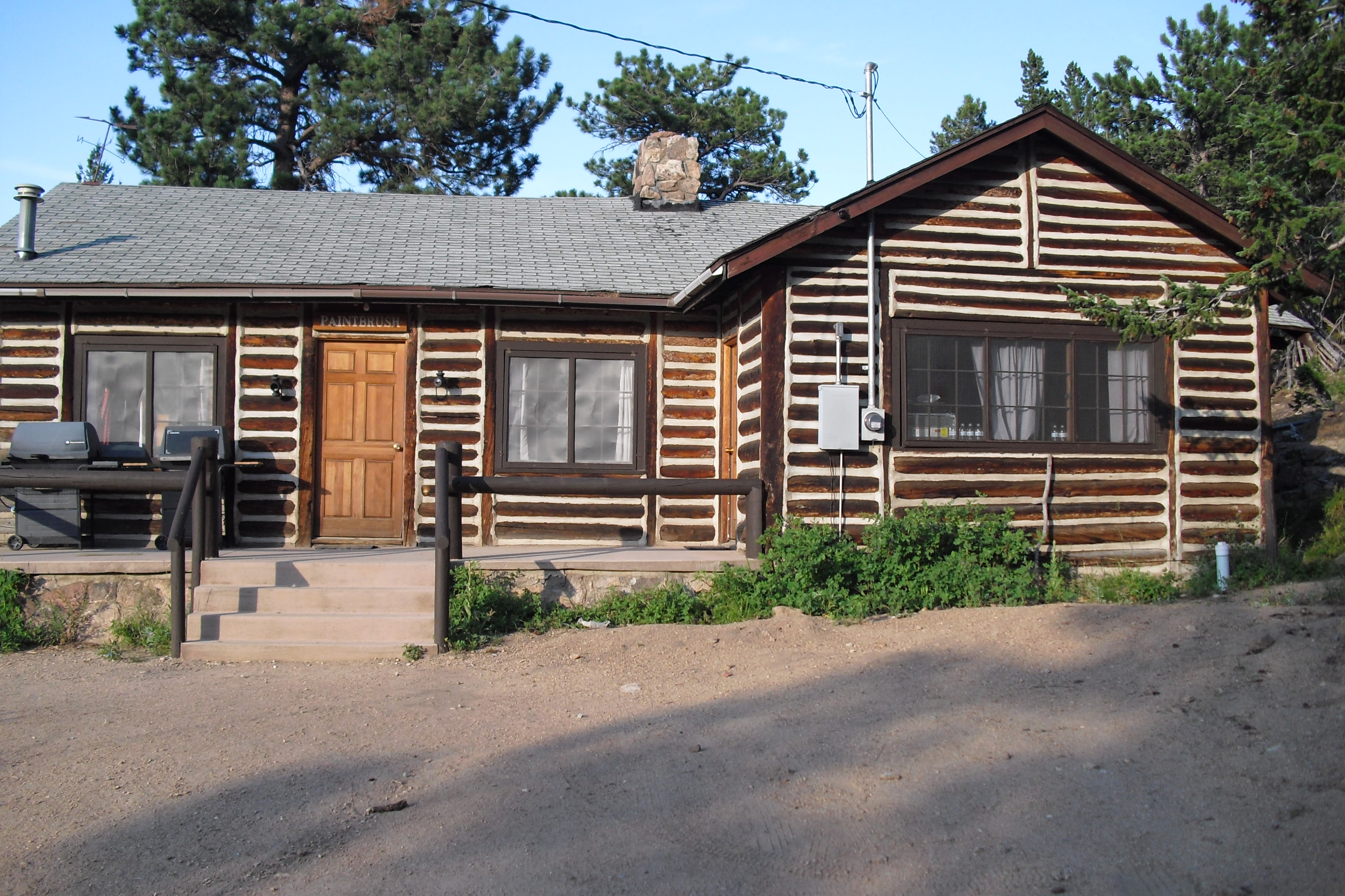 Paintbrush Cabin front porch.