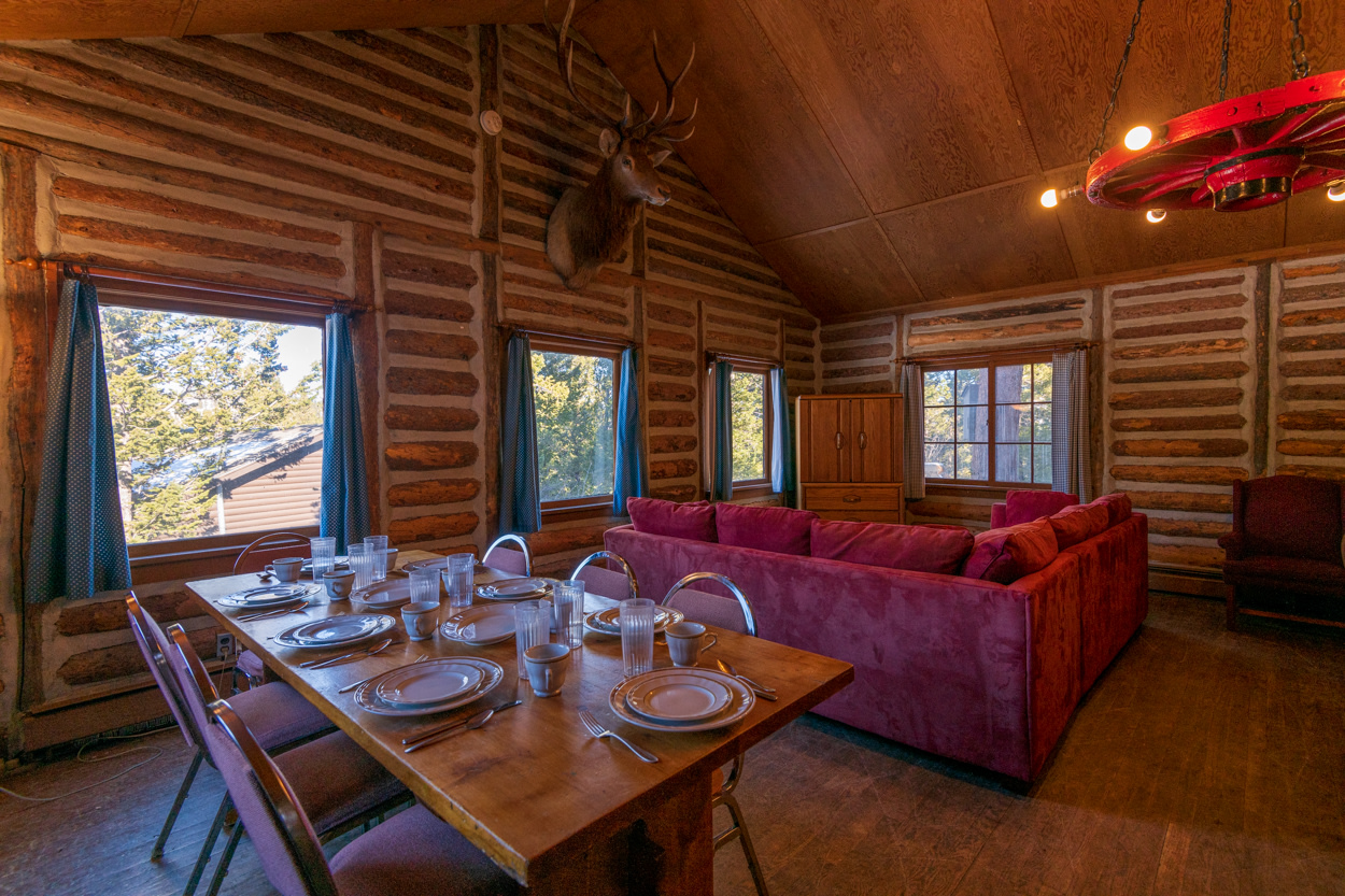 Dining for up to 10 people.