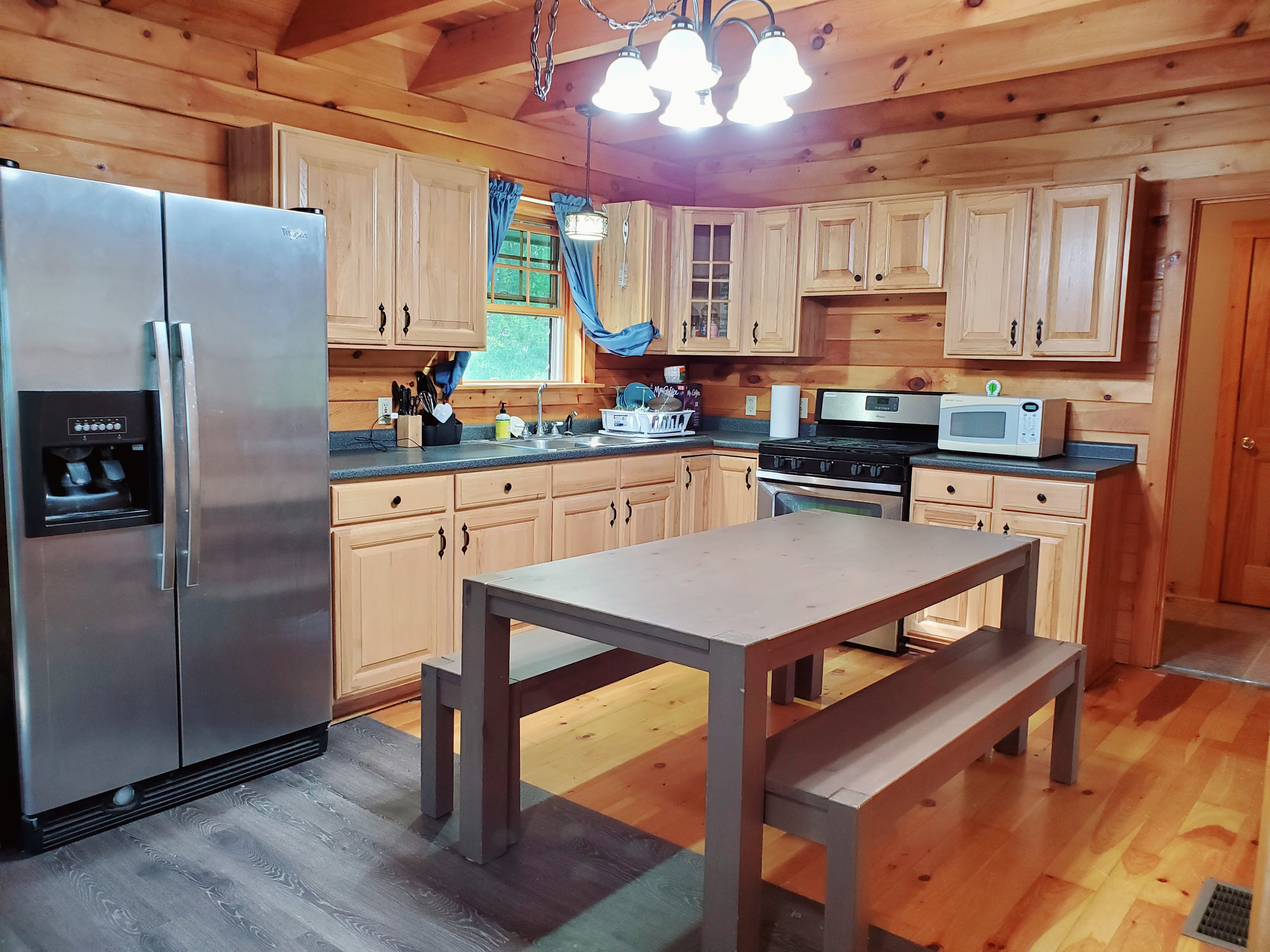 Log Cabin @ Animal Sanctuary w\WiFi