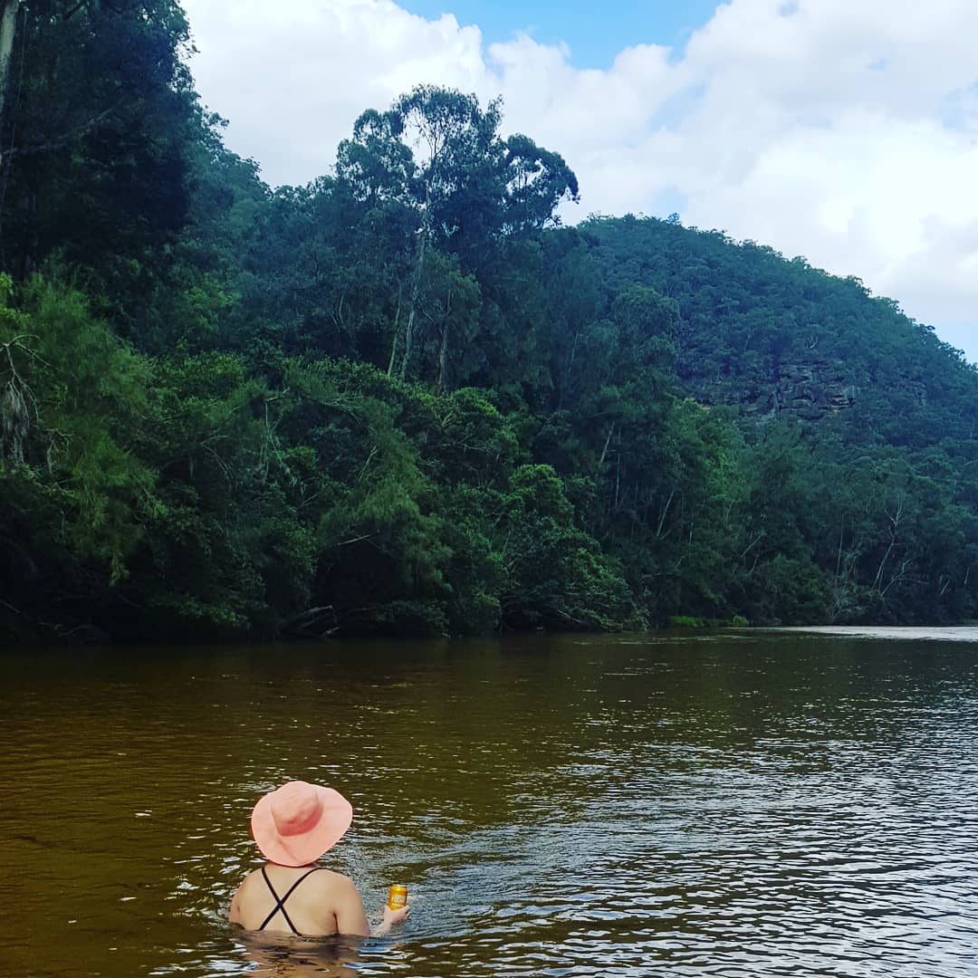 "DeView" Colo River Valley Camping