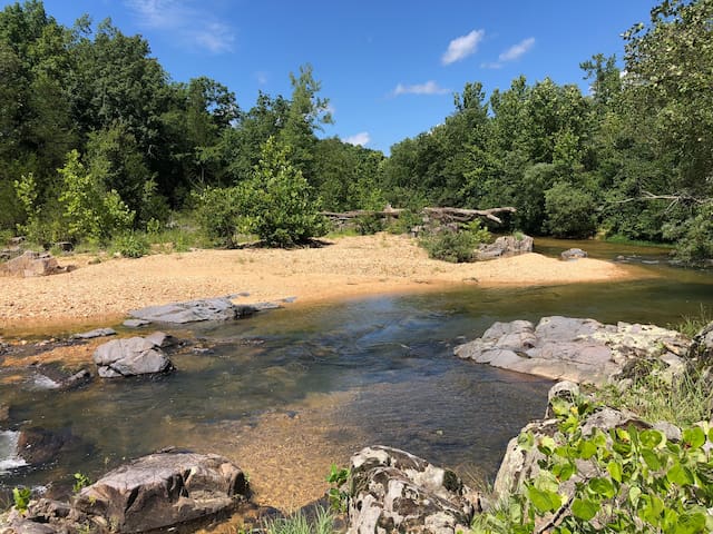 Fredrock Waterfront Glampground