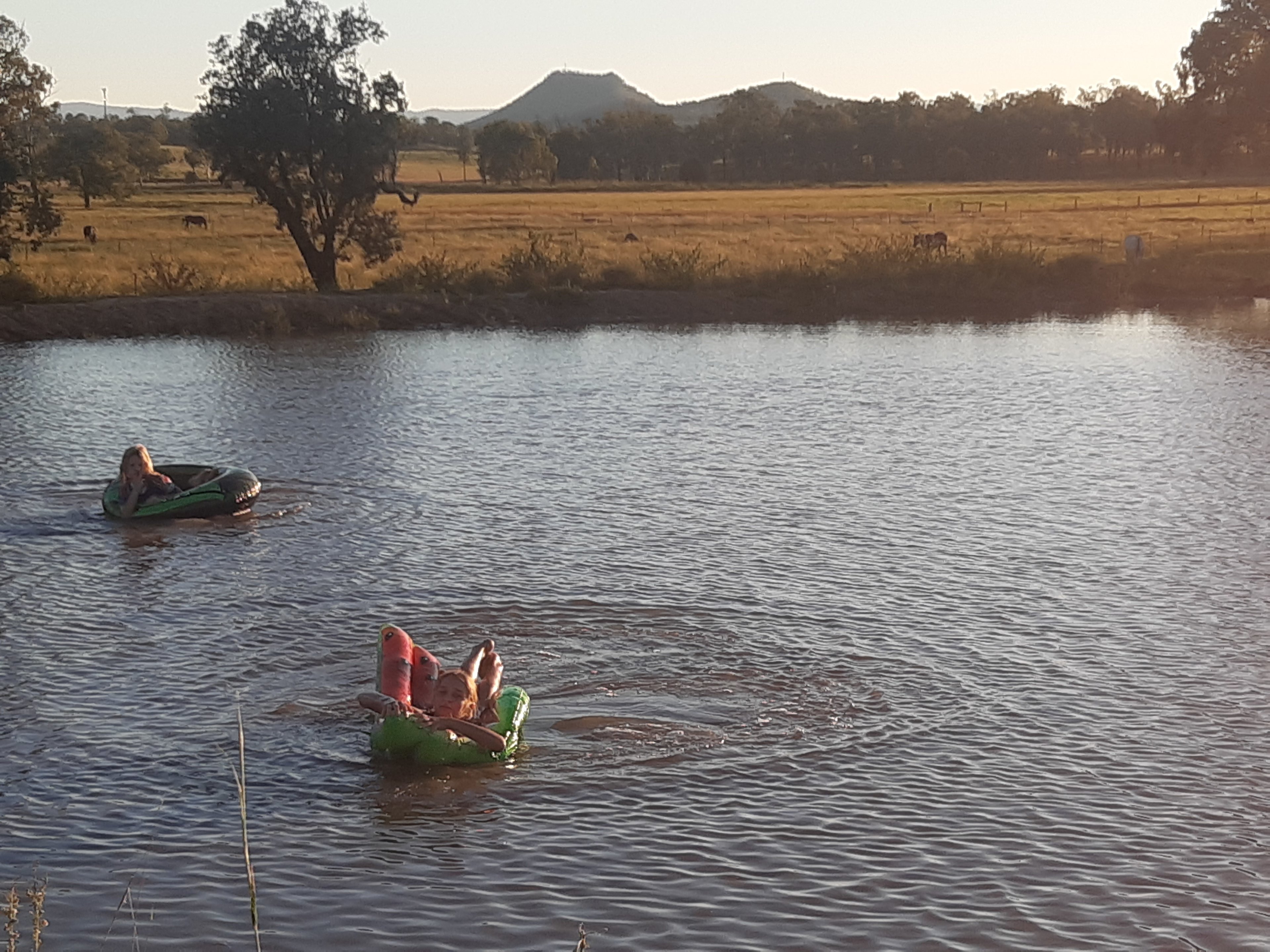 Camping near Willowbank Raceway