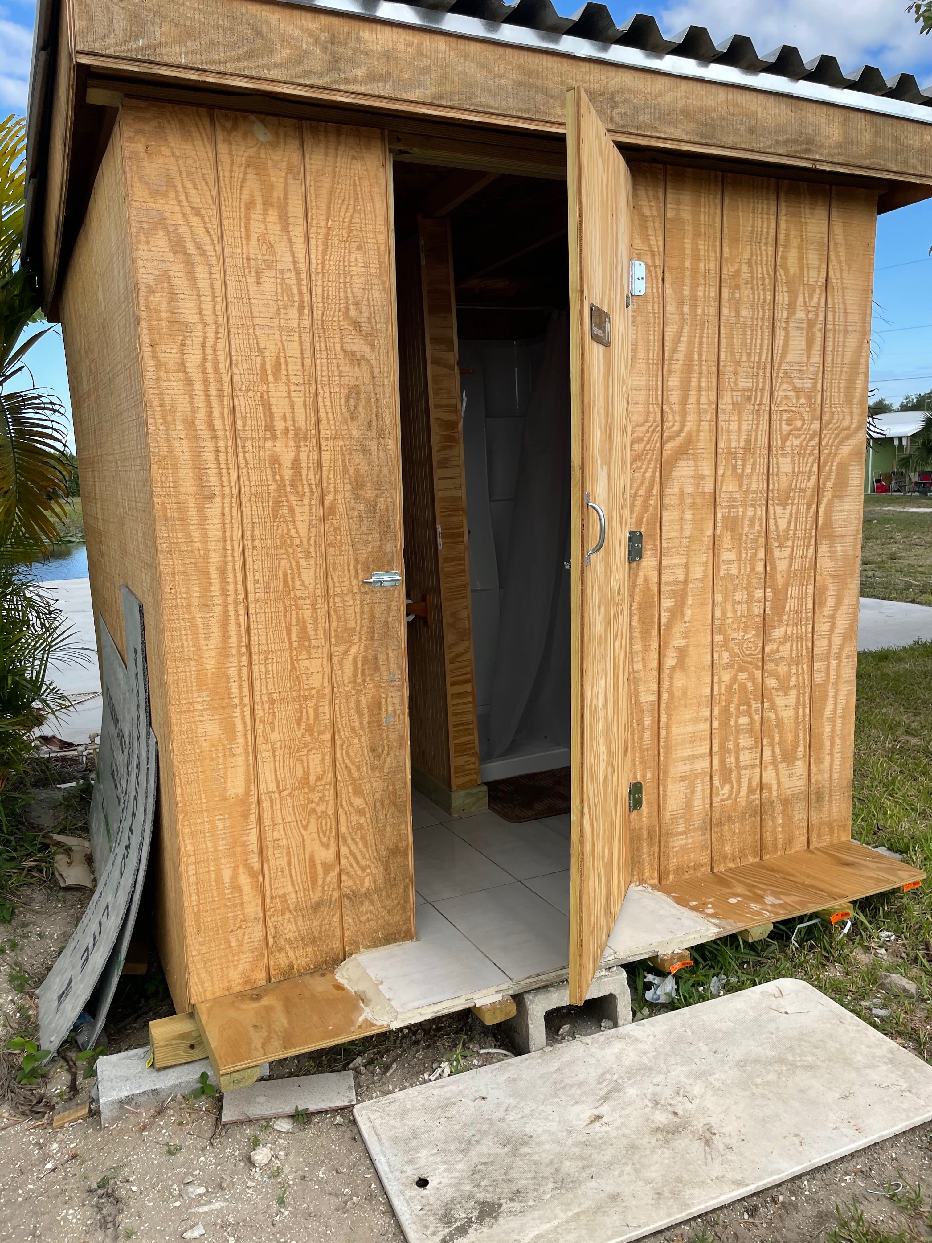 Blue Fox Ranch: Lake & Farm Camp