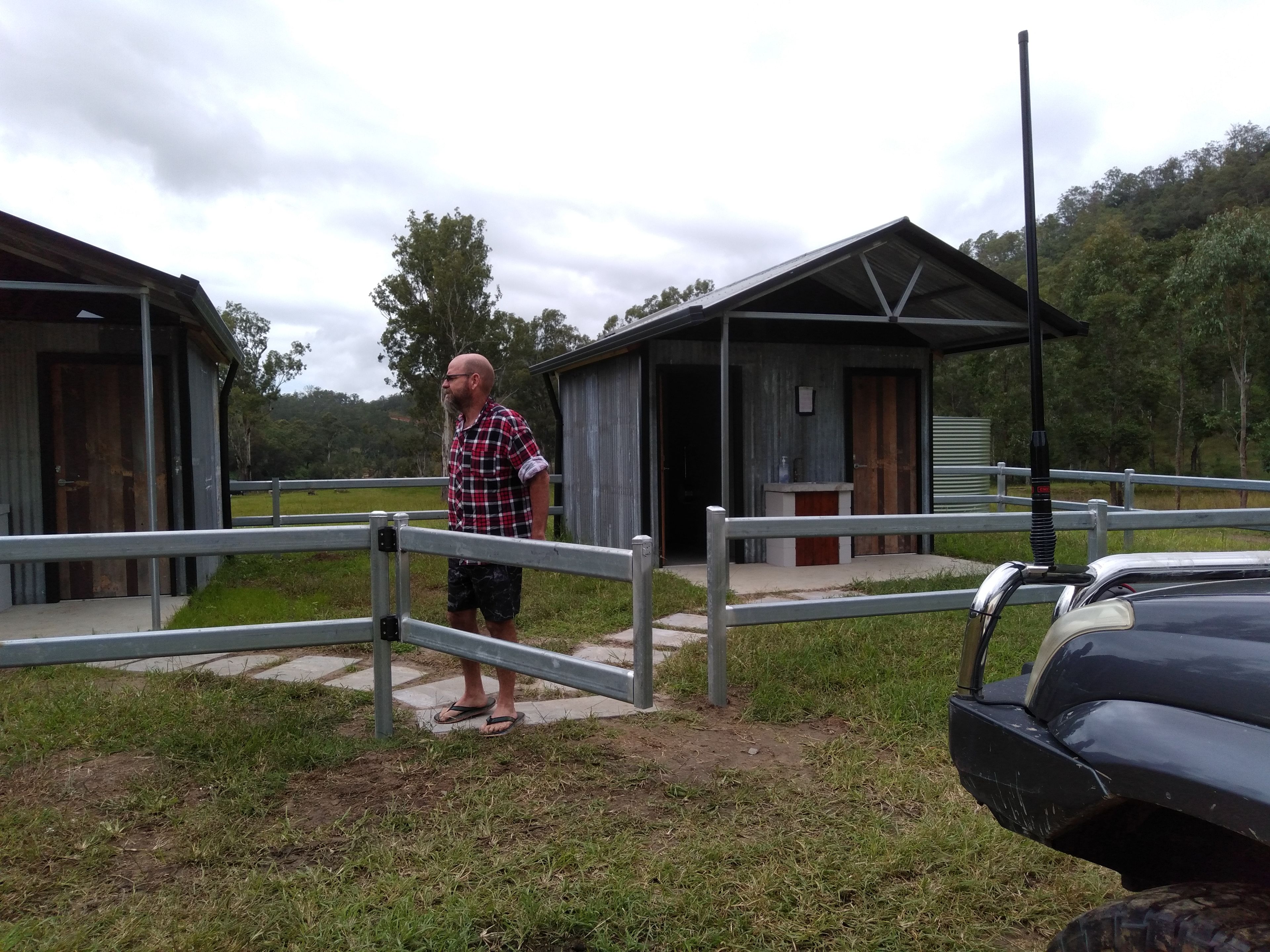 Amenities with dump point to the left .