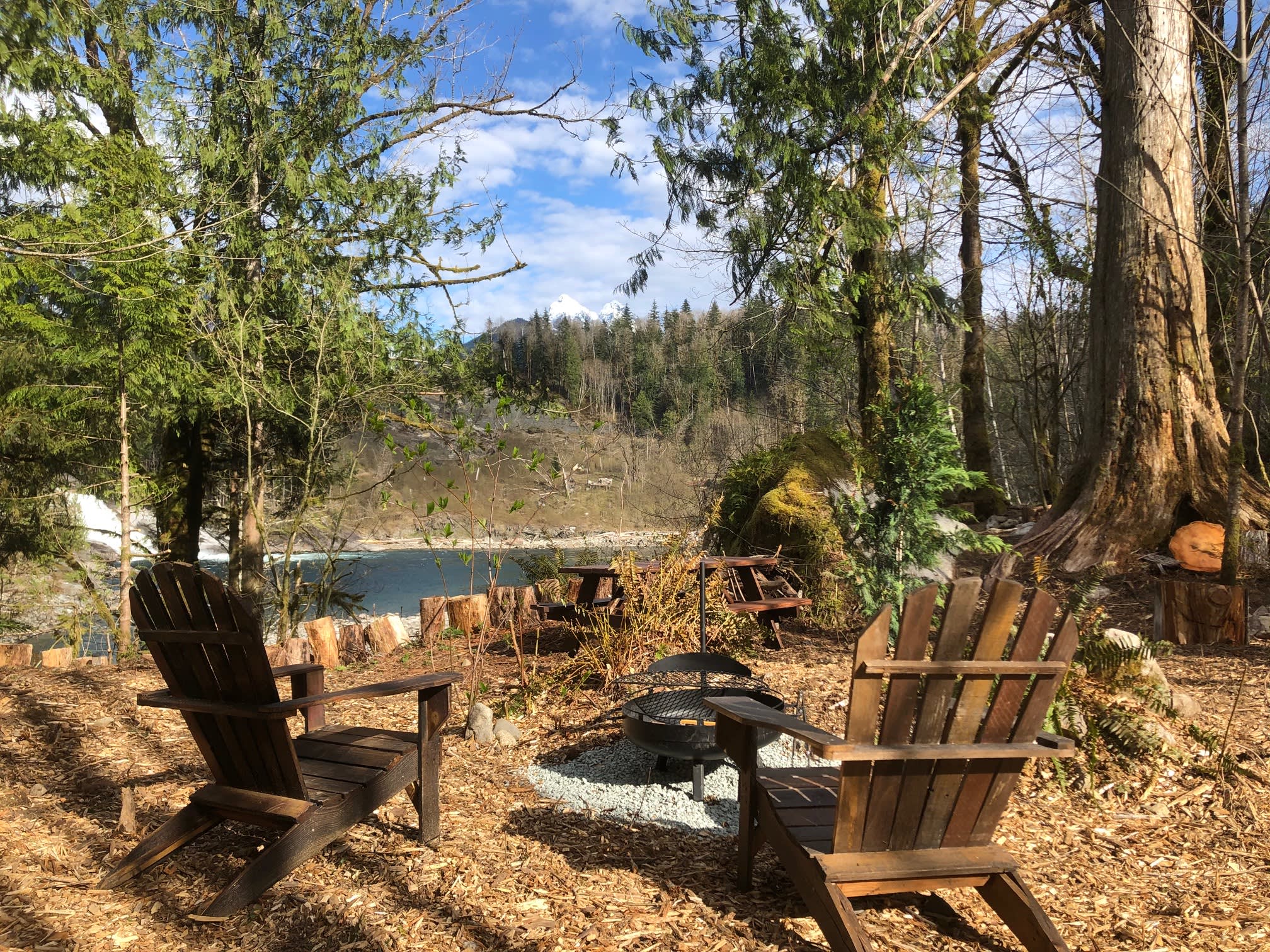 the sun deck :) nice spot to warm up in the sun late afternoon, or to grill some barbecue .
