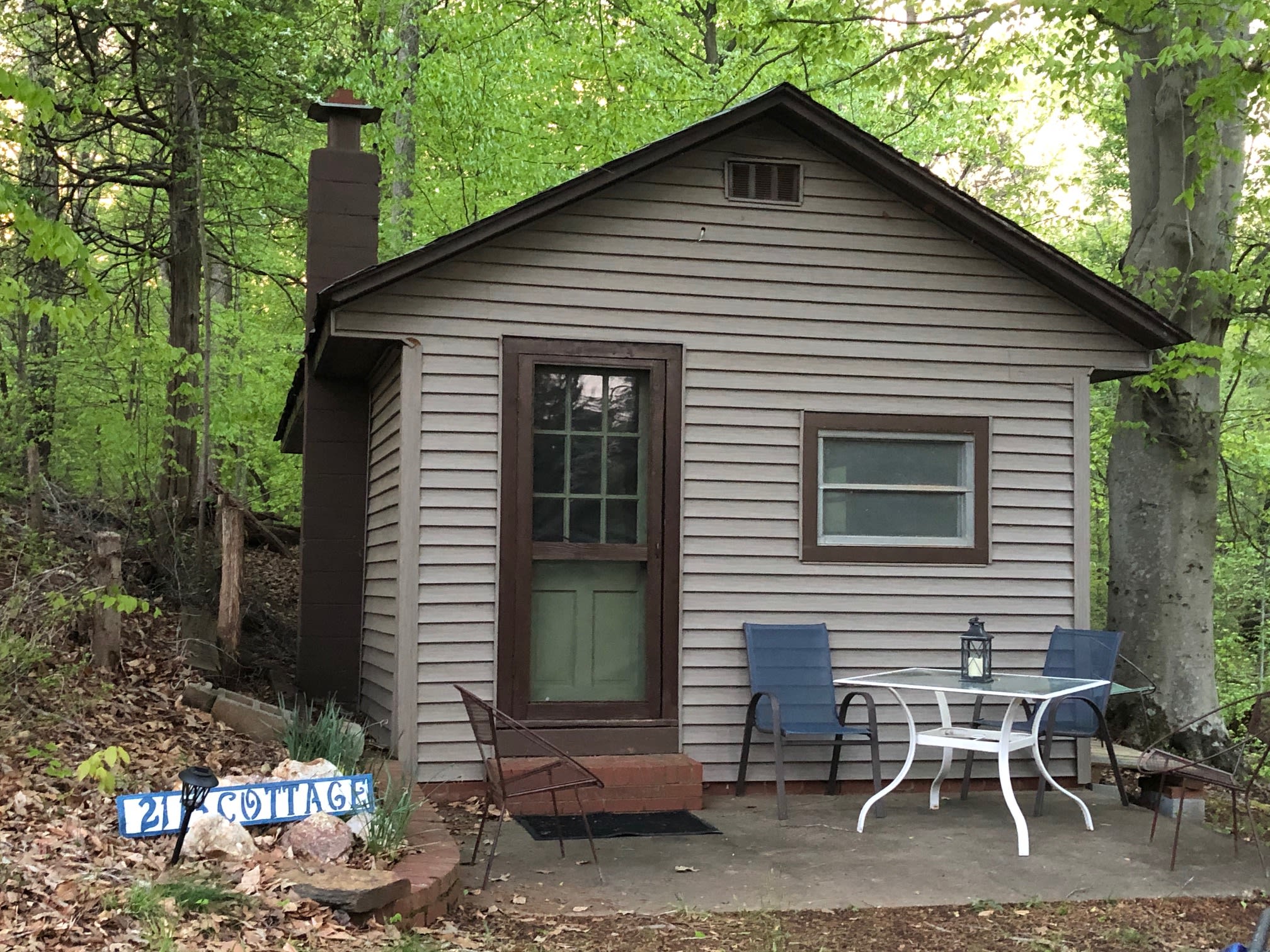 Renovated cottage with composting toilet and cots