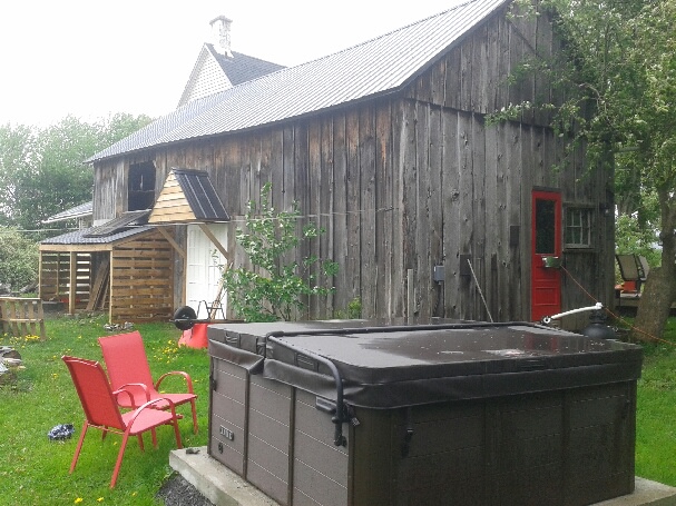 Quiet Retreat Overlooking Farmland