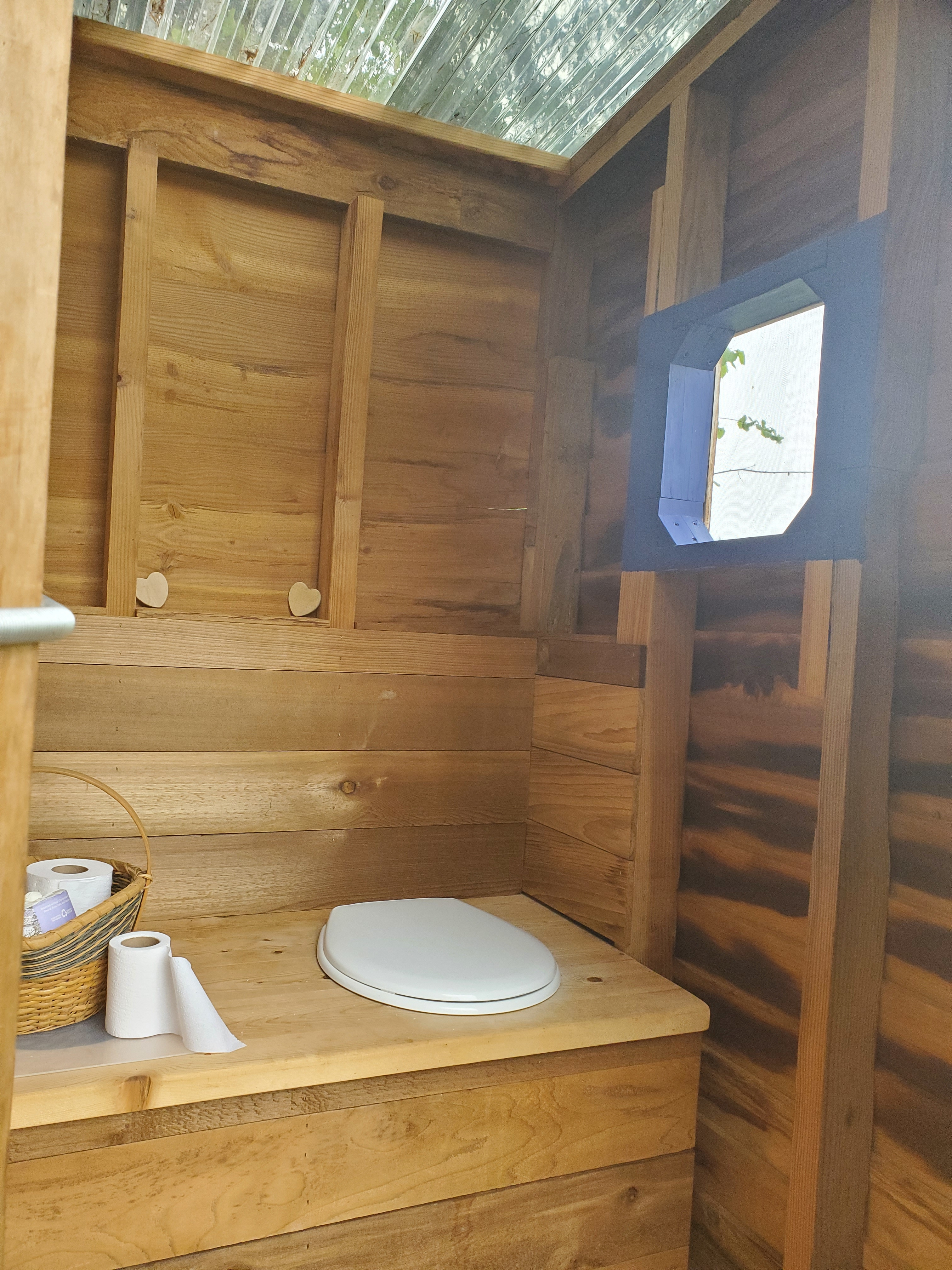 Definently the best outhouse I have ever used!