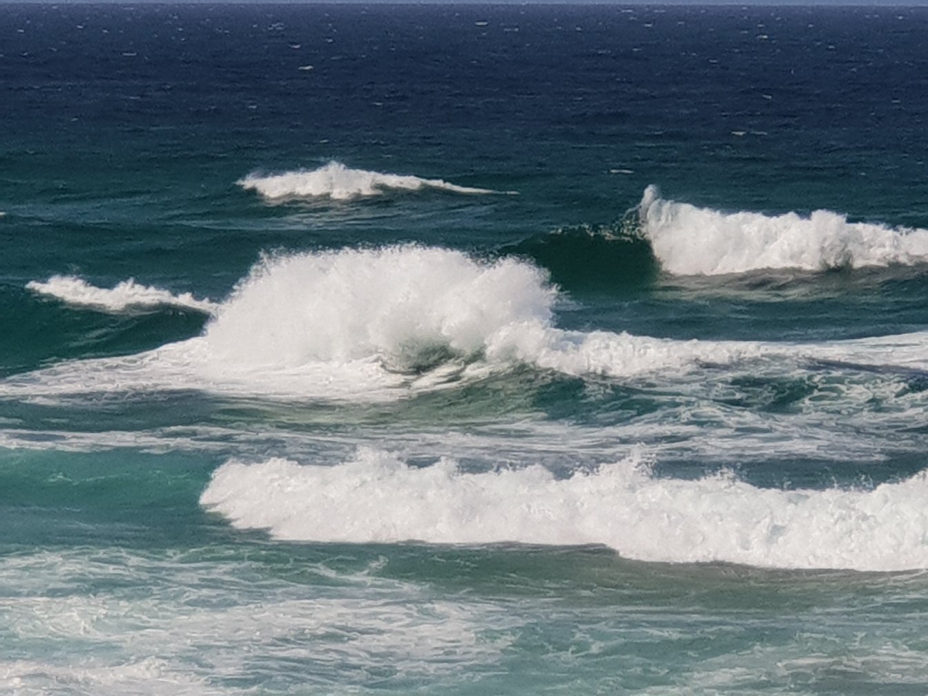 Beautiful surfing beach being cresent head and it's only 20 minutes away 