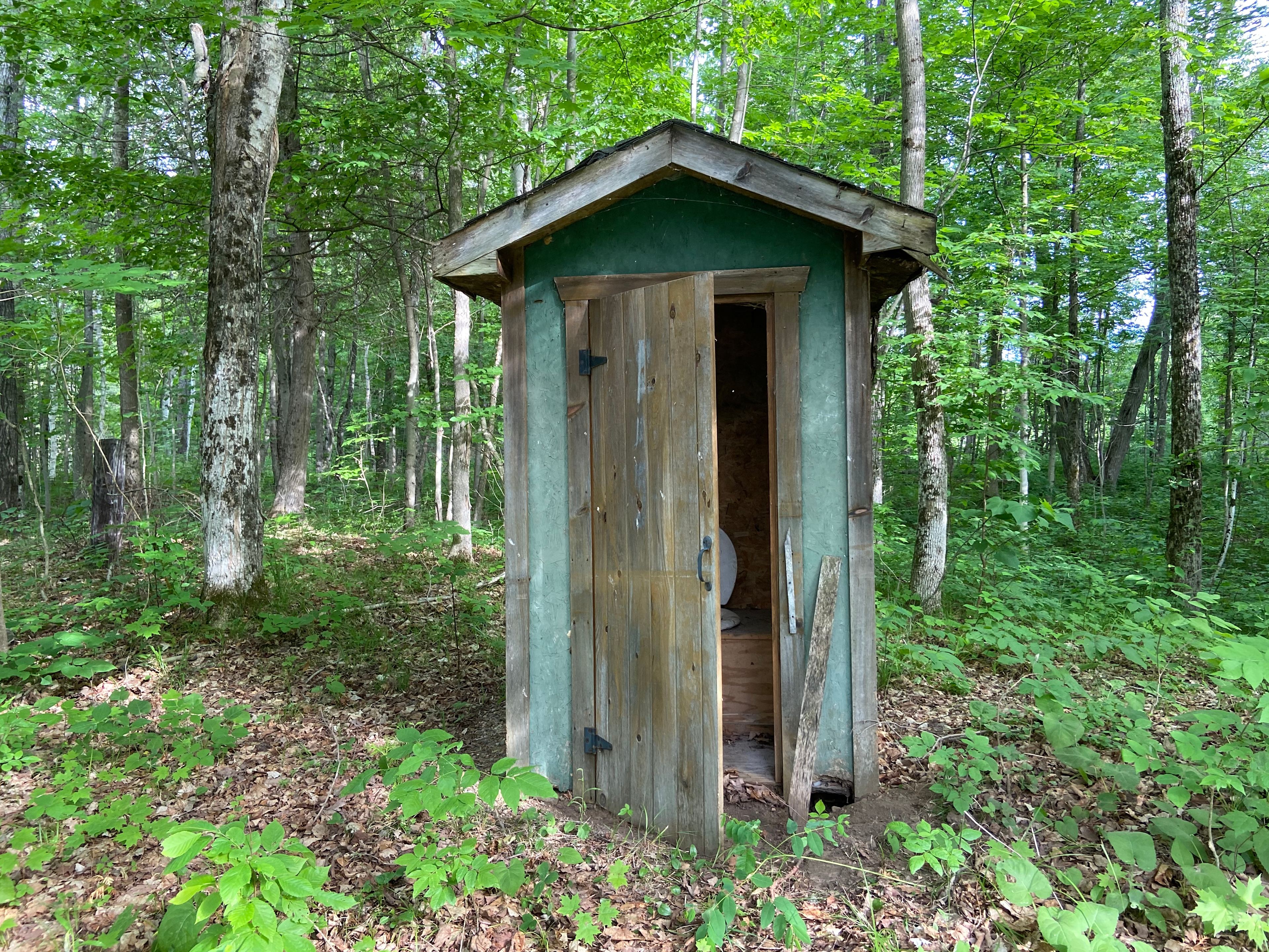 Yep! It’s an outhouse...
This is located by the river portion of the property.