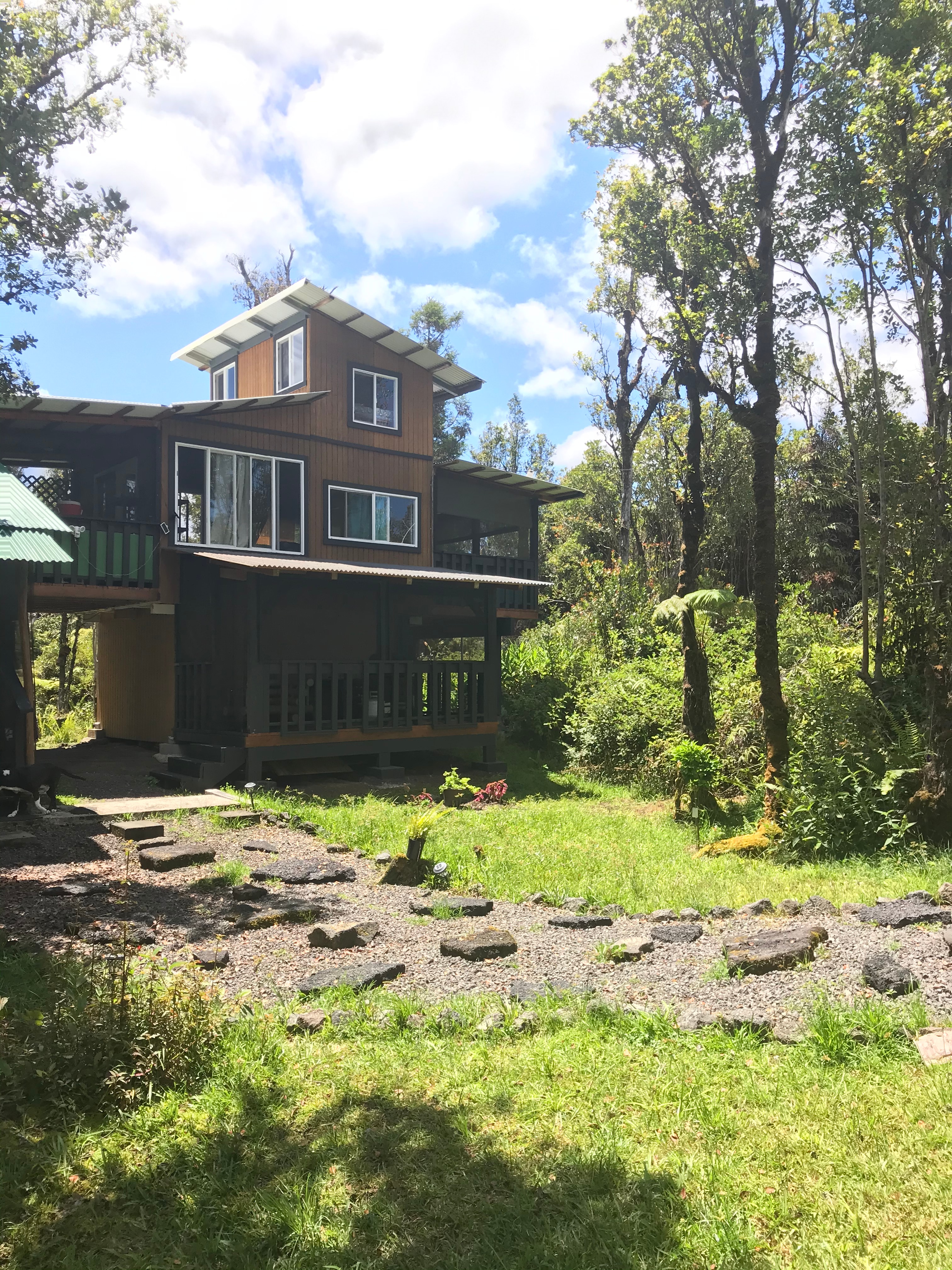 Lava Rock Cabin ~ Off Grid Hale