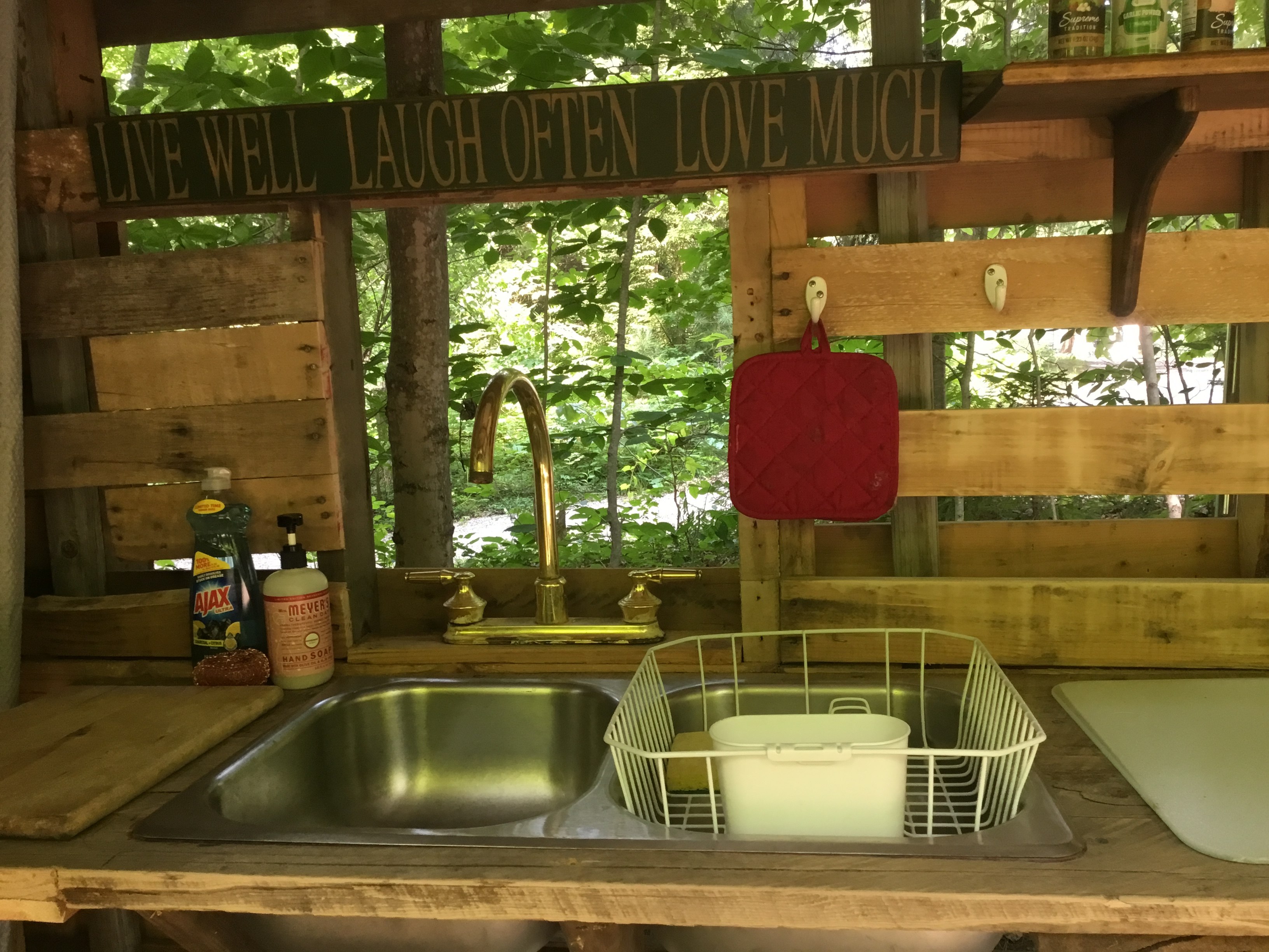 Bunkhouse in the Pines