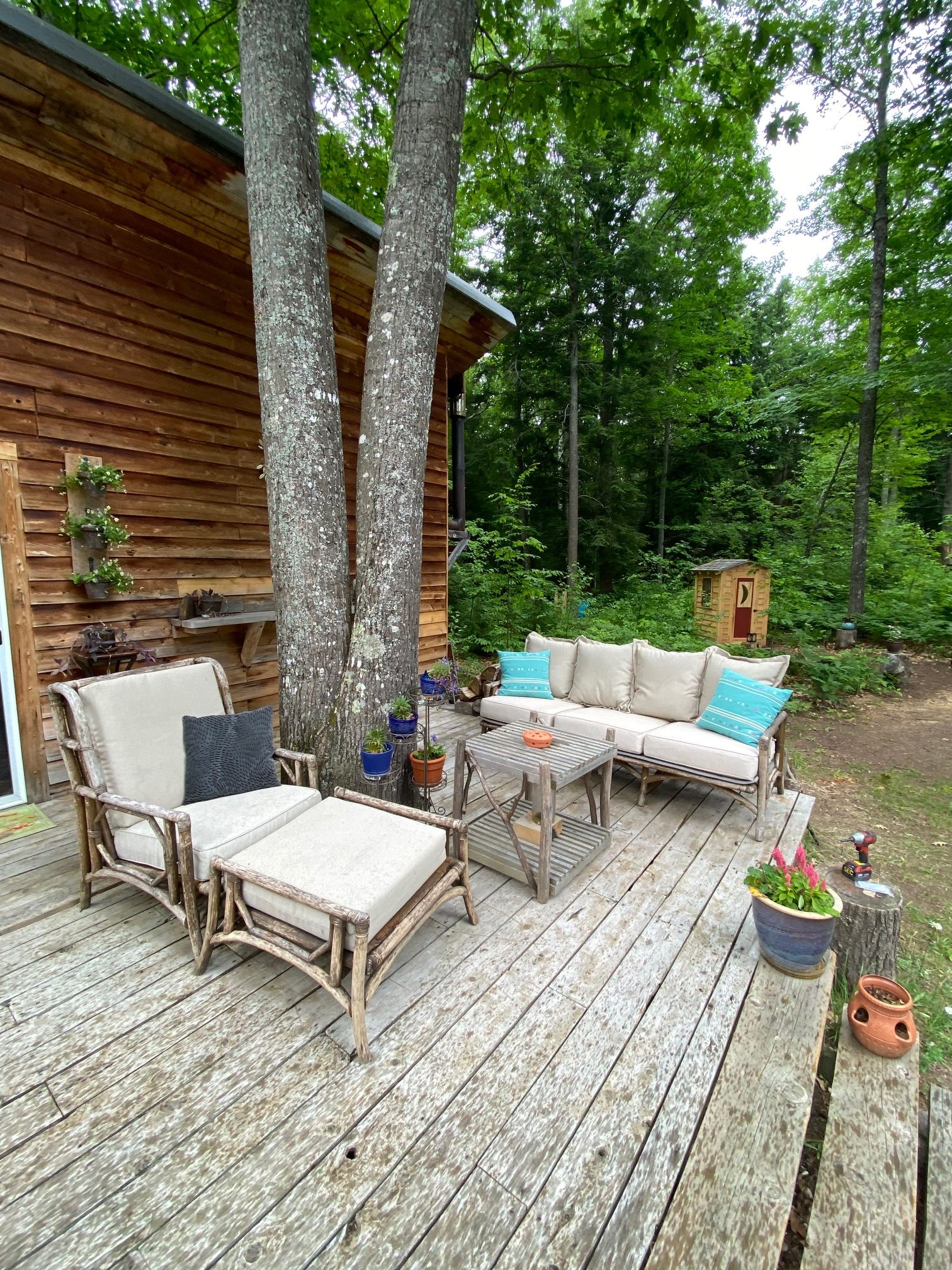 Outside living space on the deck of the Acorn Retreat