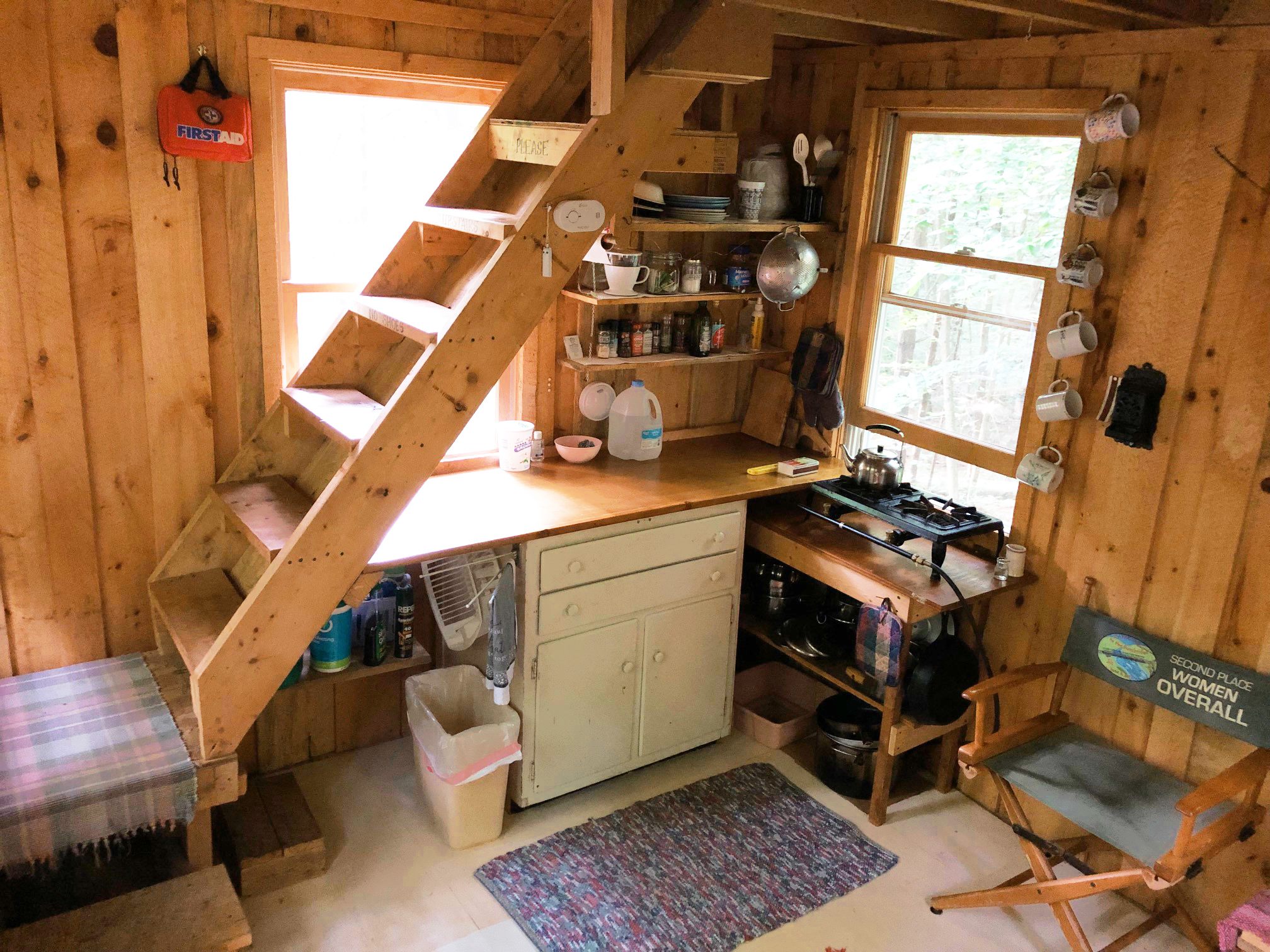 The kitchen is well-equipped for cooking.