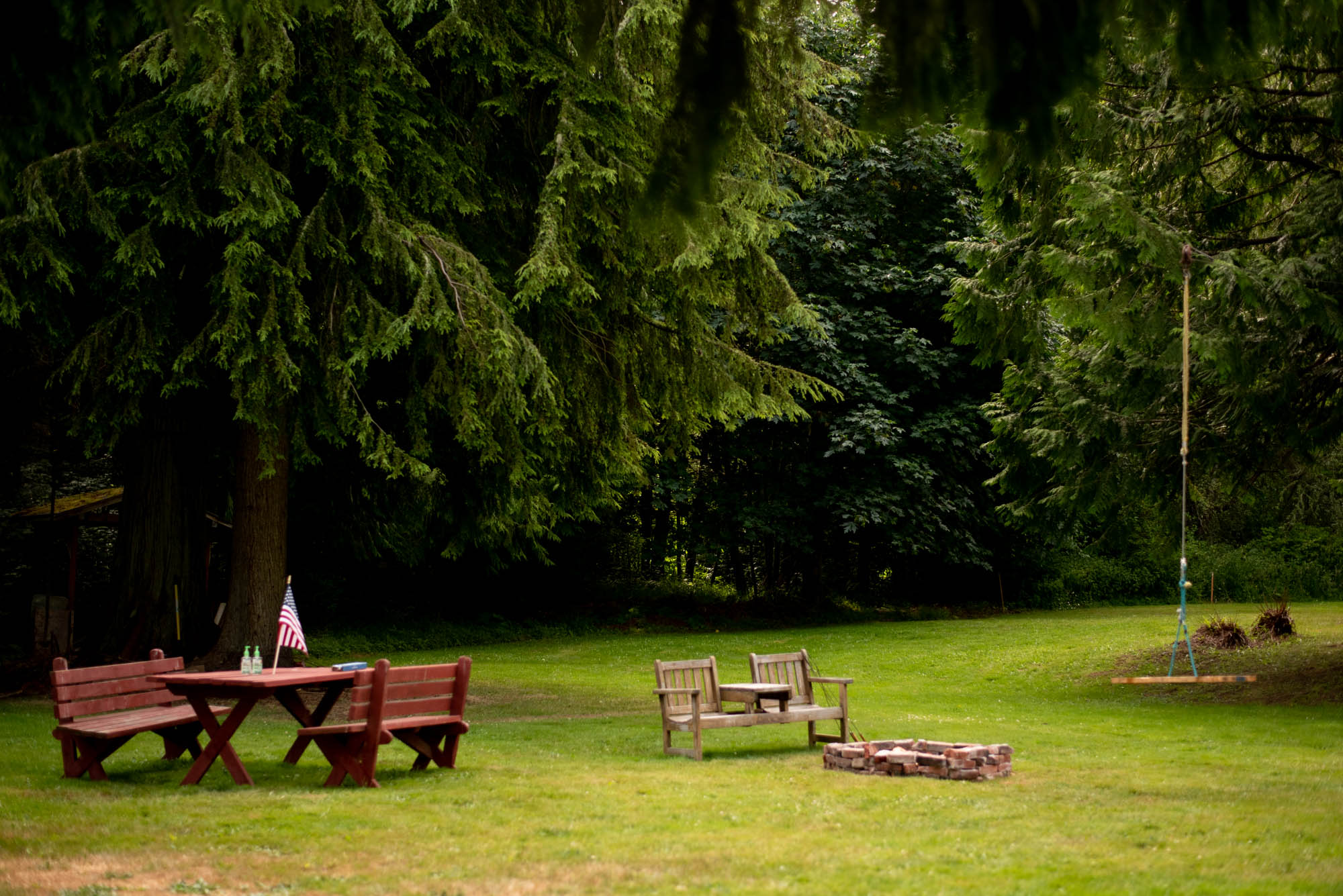 A view of some of the amenities in the back yard campers can use. 