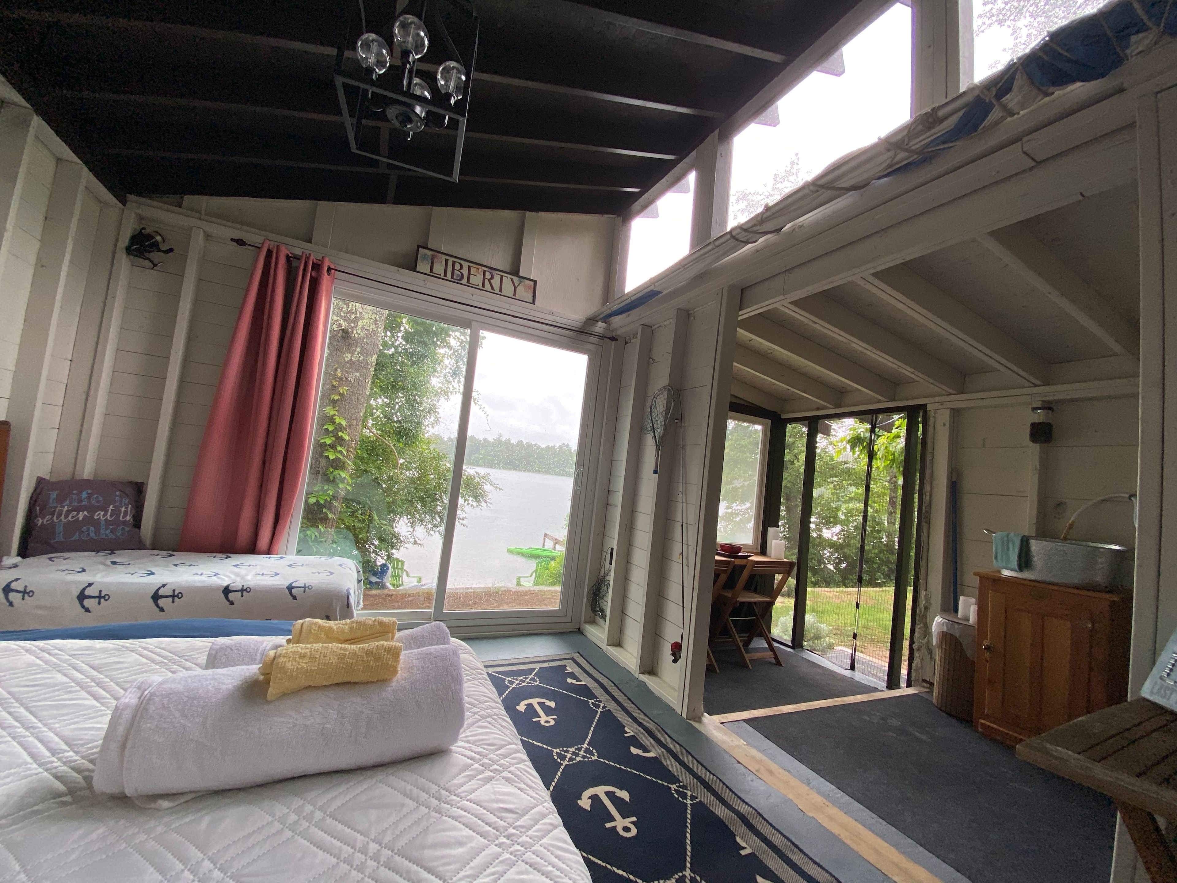 Waterfront cabin 10minutes Cape Cod