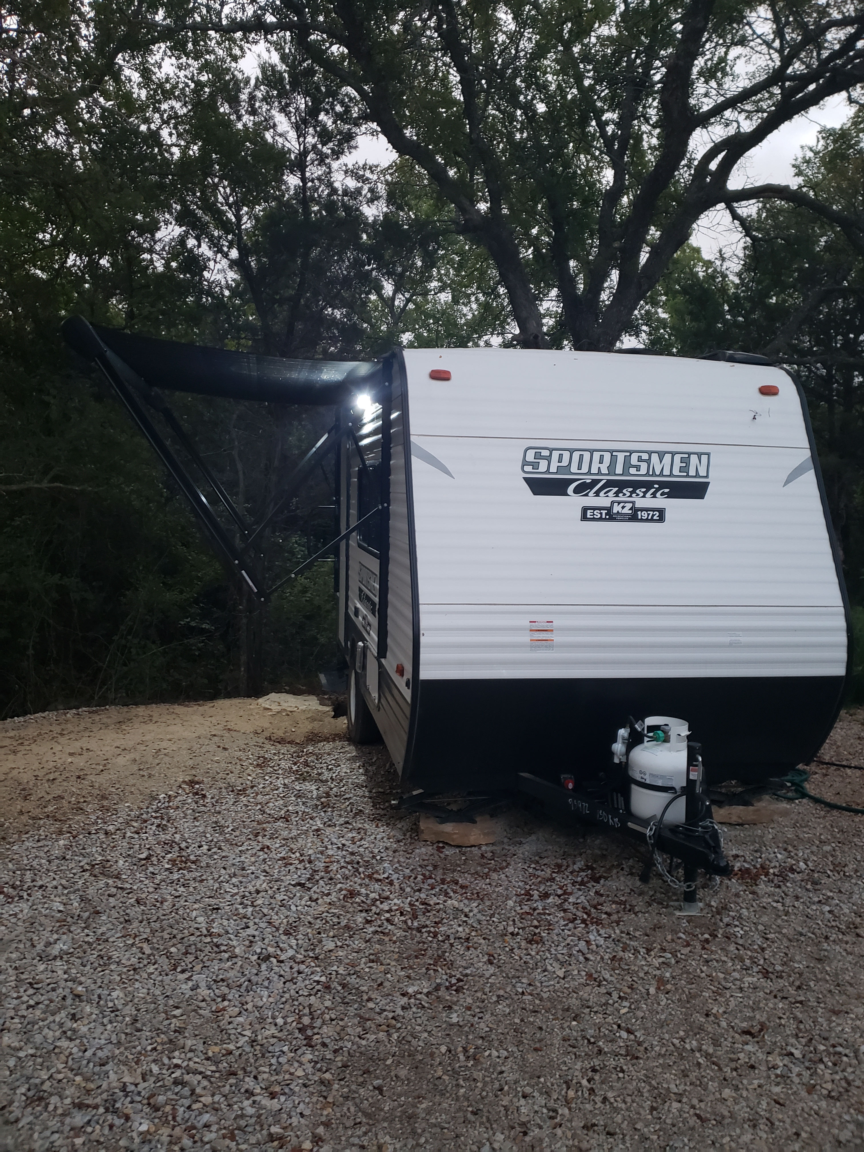Lake Godstone™ Lodging and Camping