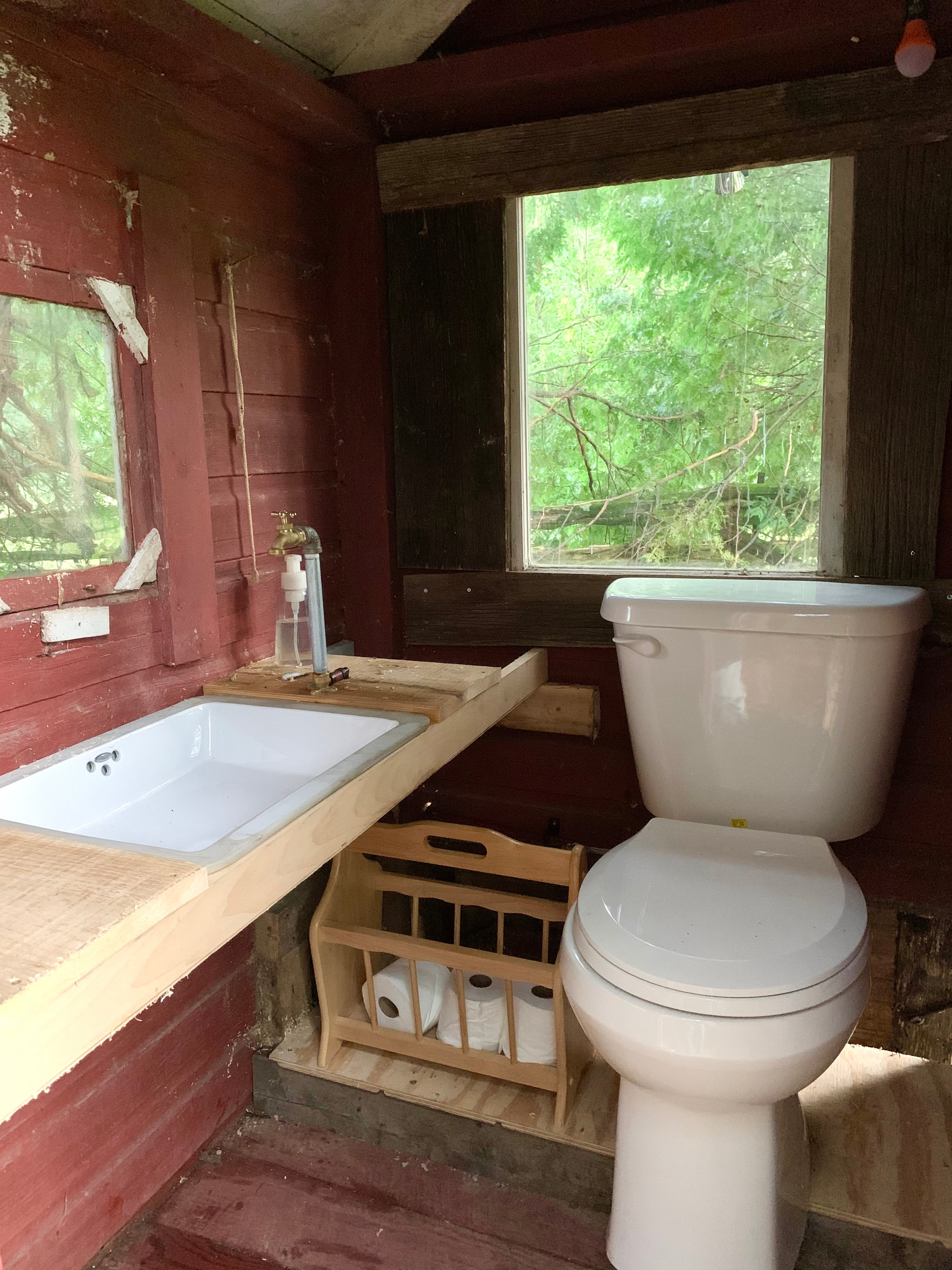 When nature calls. A running toilet and sink provide you with a bit more comfort during your stay.