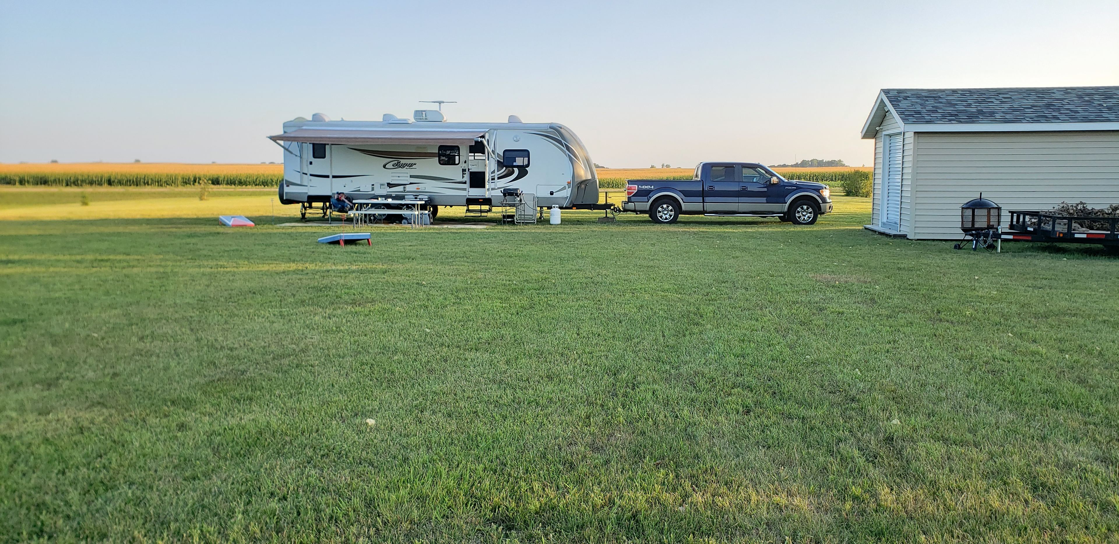 Lower Elk Lake - Full RV Hookup