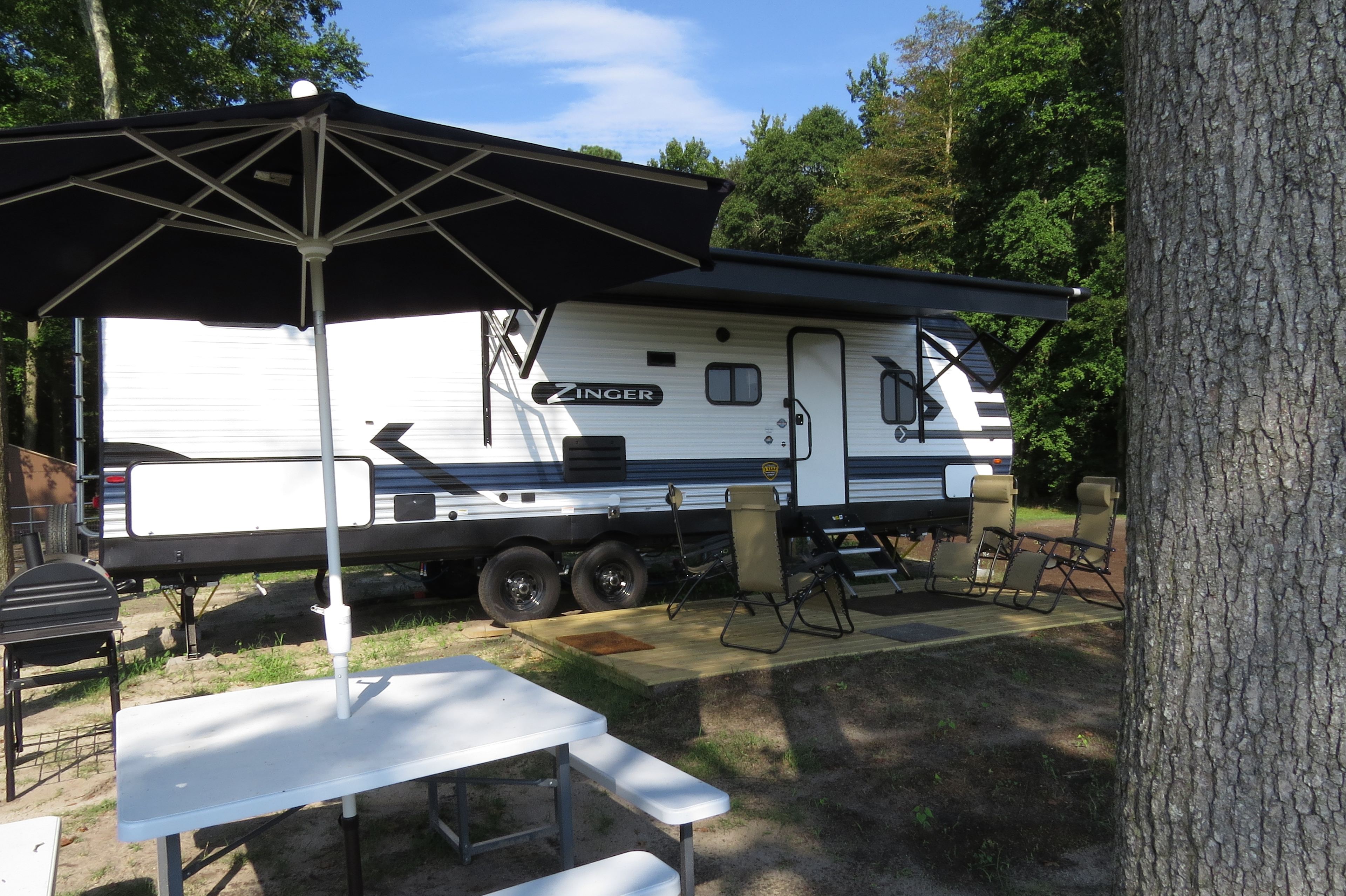 You can relax by the bar-b-q or around the fireplace