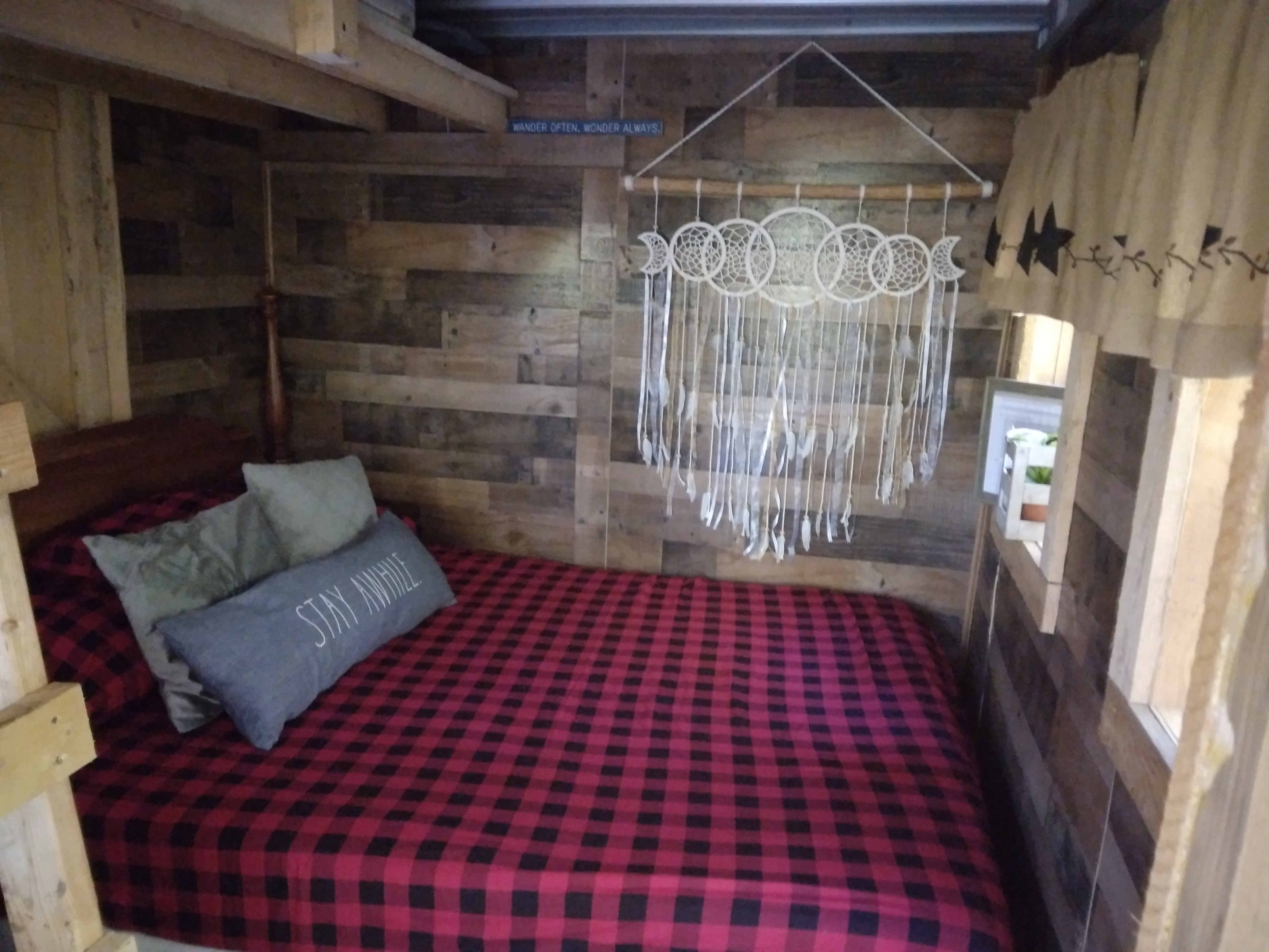 Angie's Country Cabins B&B