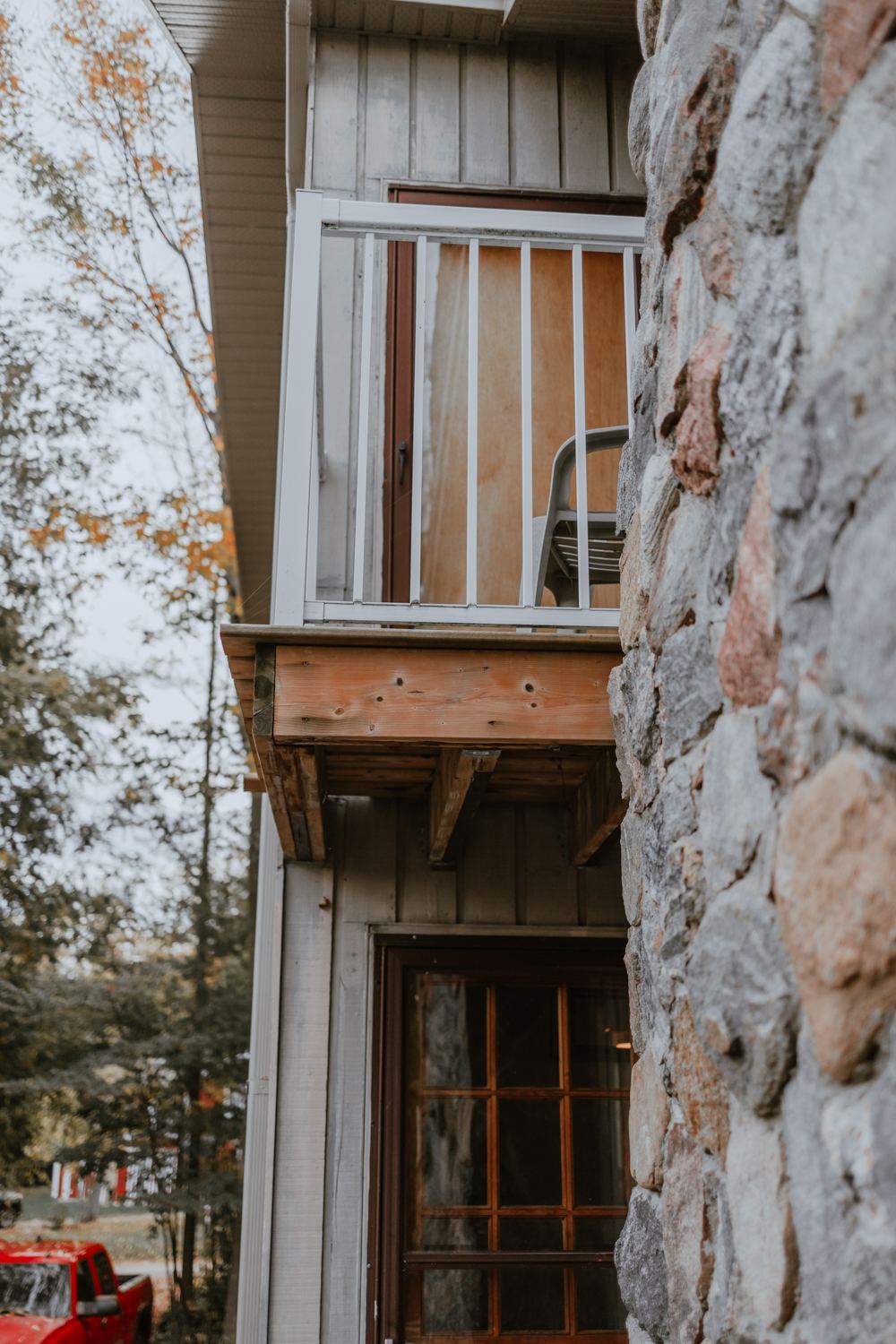 Small balcony off of the main bedroom upstairs