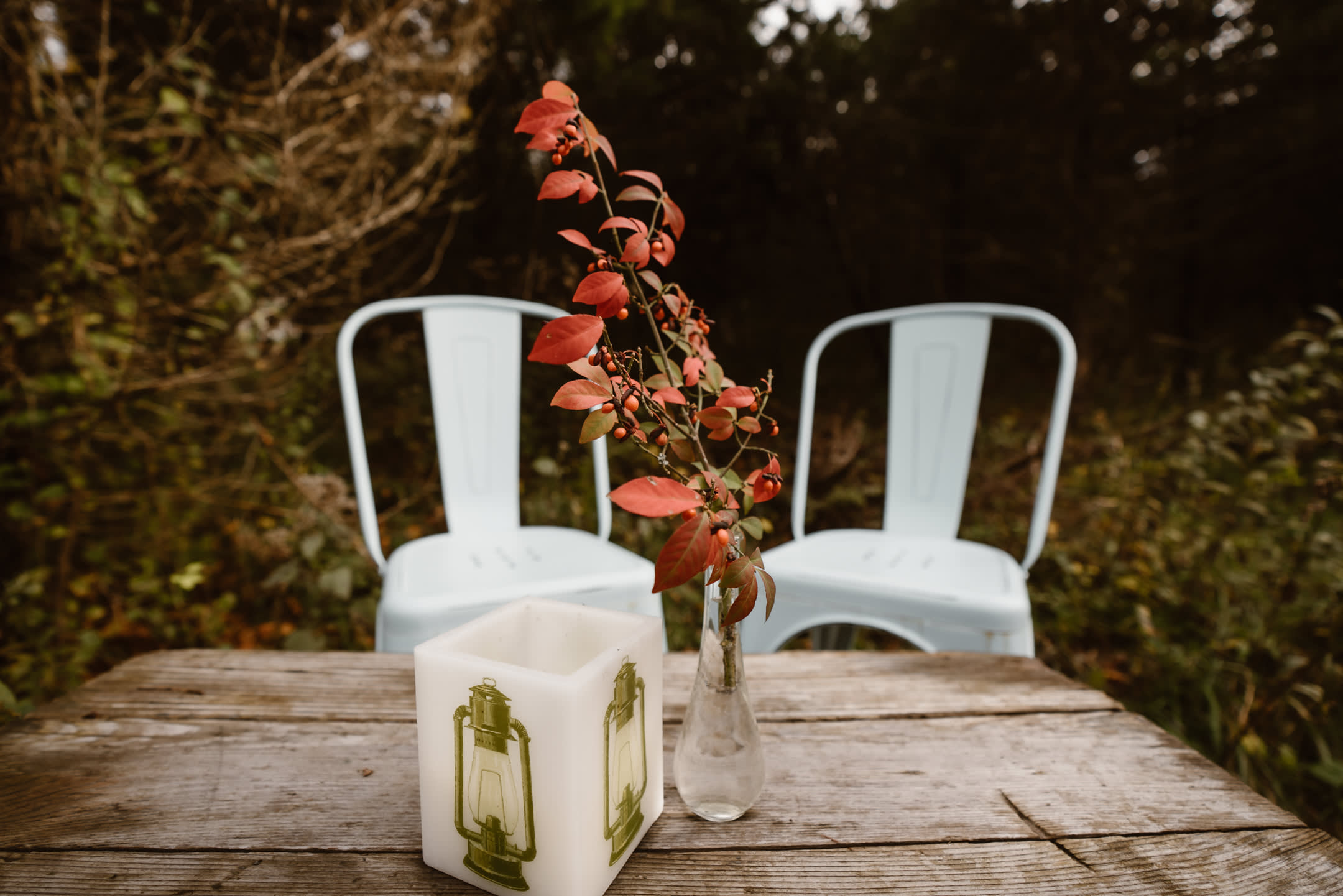 There's a table in the garden that is perfect for getting some work done or having your morning cup.